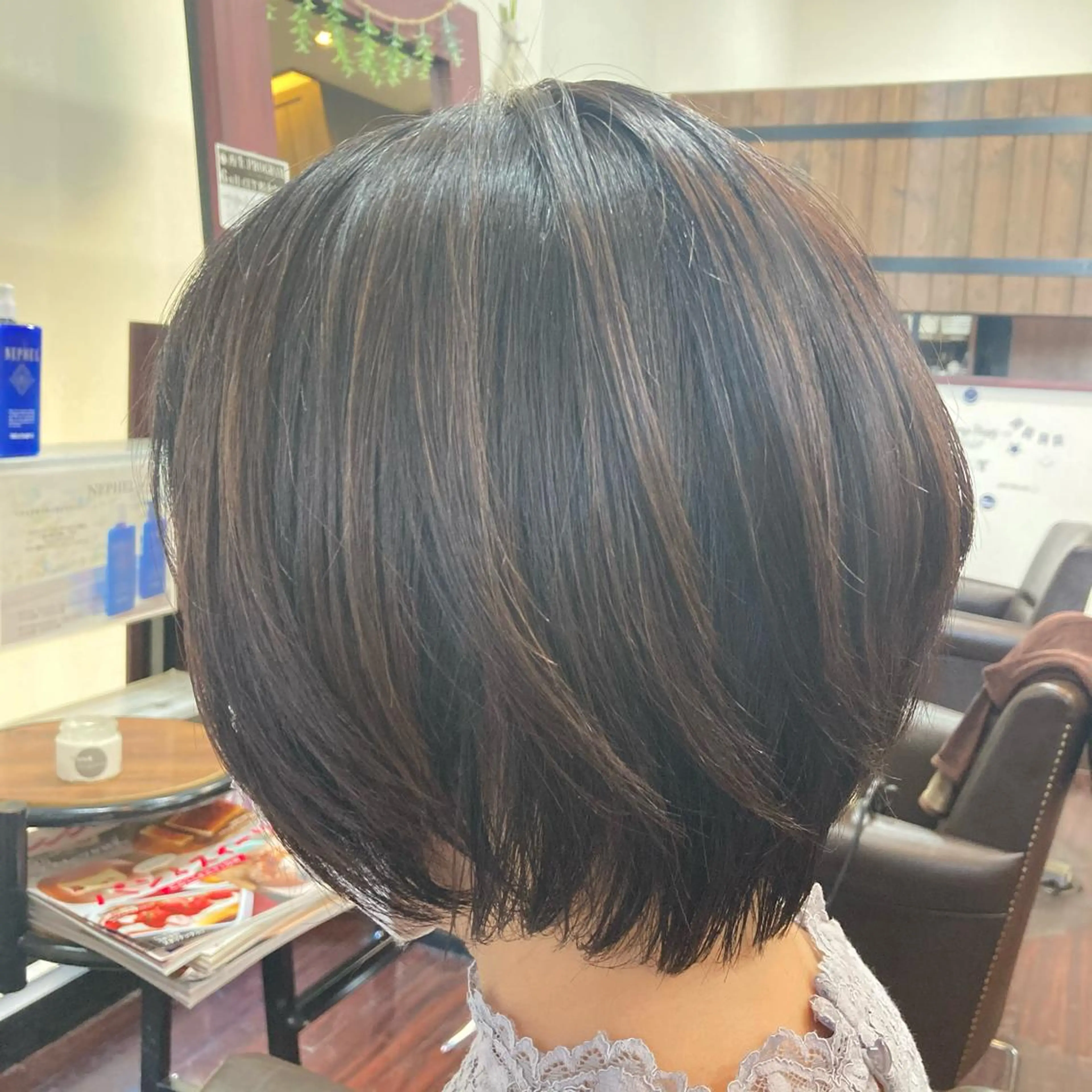 ショート カラー ショートボブ ハイライトカラー ボブ ハイライト ショートヘア Well‘s黒木🌿 レイヤー💎寒色のヘアスタイル