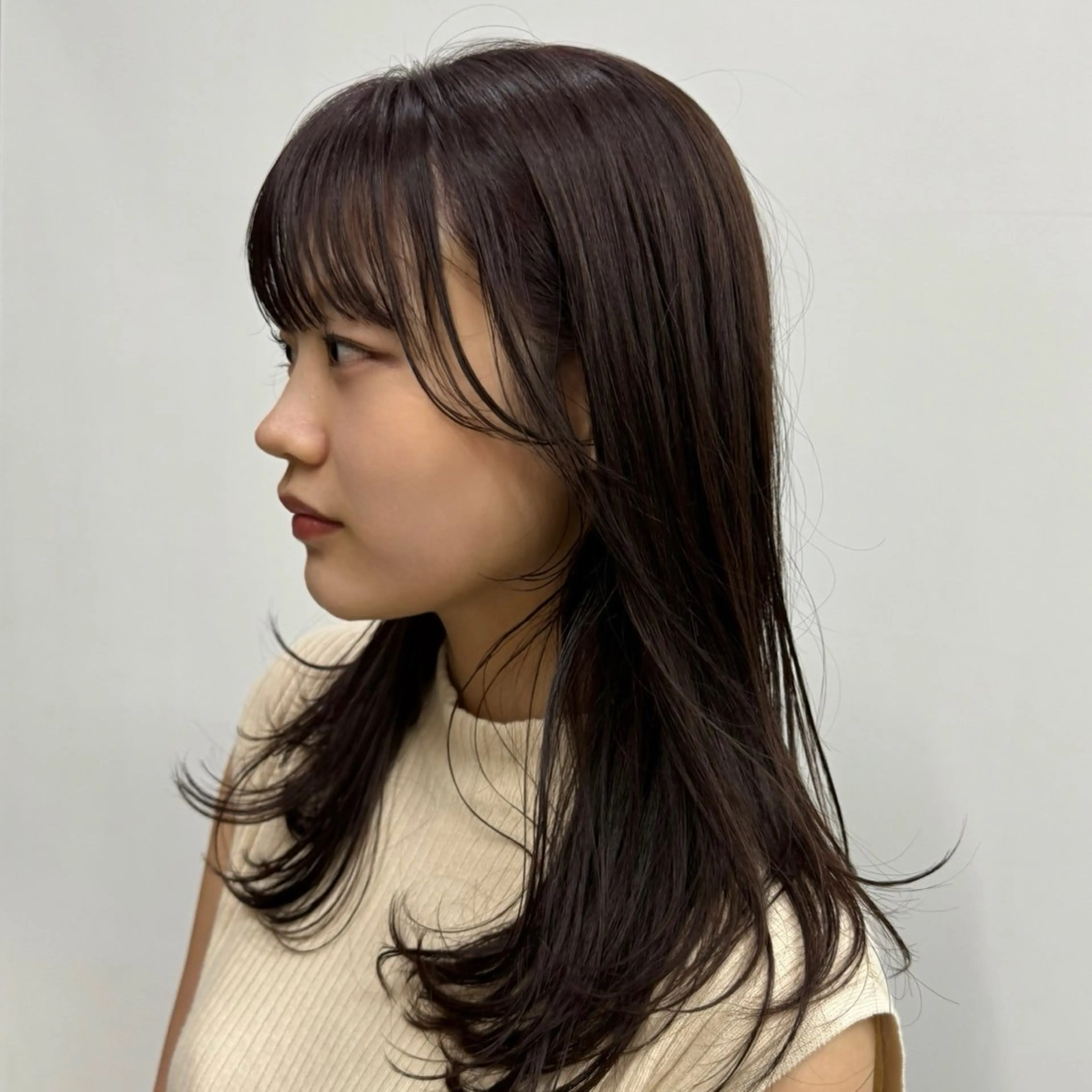 ロング カラー ラベンダーカラー 顔周りカット レイヤーカット カット ヘアカラー 清水愛果/オリーブ カラー/透明感カラーのヘアスタイル