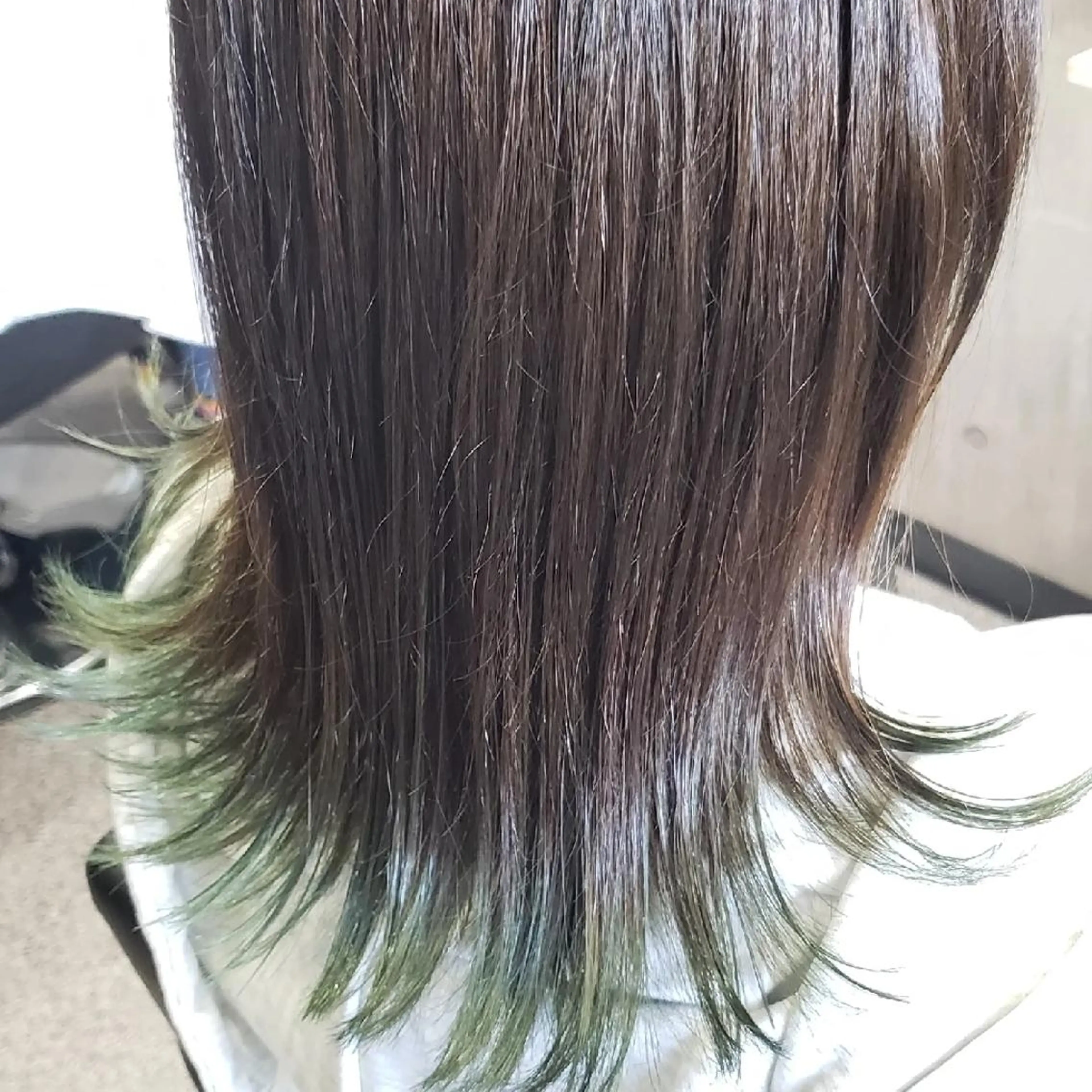 ミディアム カラー 外ハネヘア カット ヘアカラー トリートメント 黒田 かな子のヘアスタイル