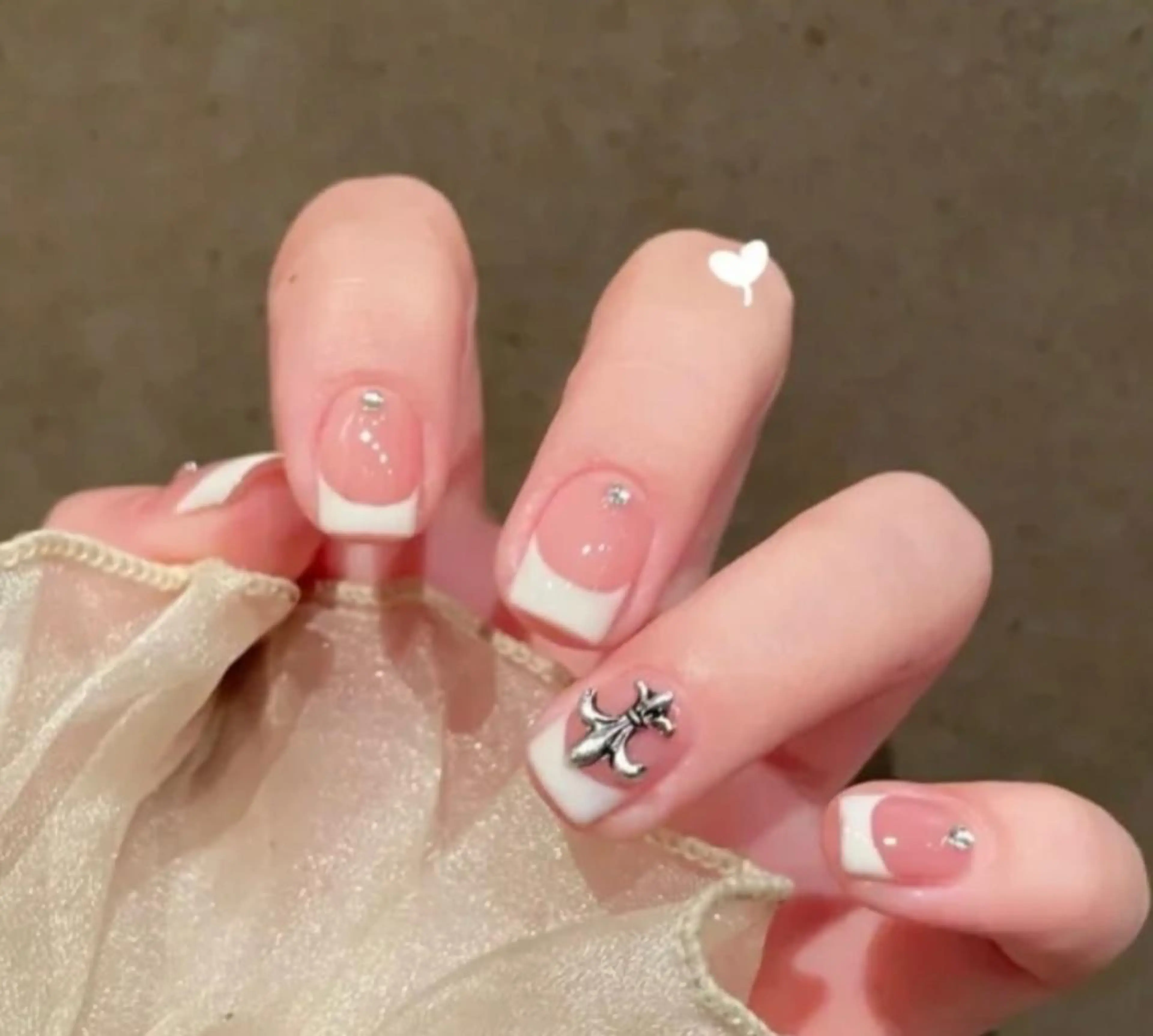 ネイル ハンドネイル ハンドケア 🤩 Yuliaユリアのネイルデザイン