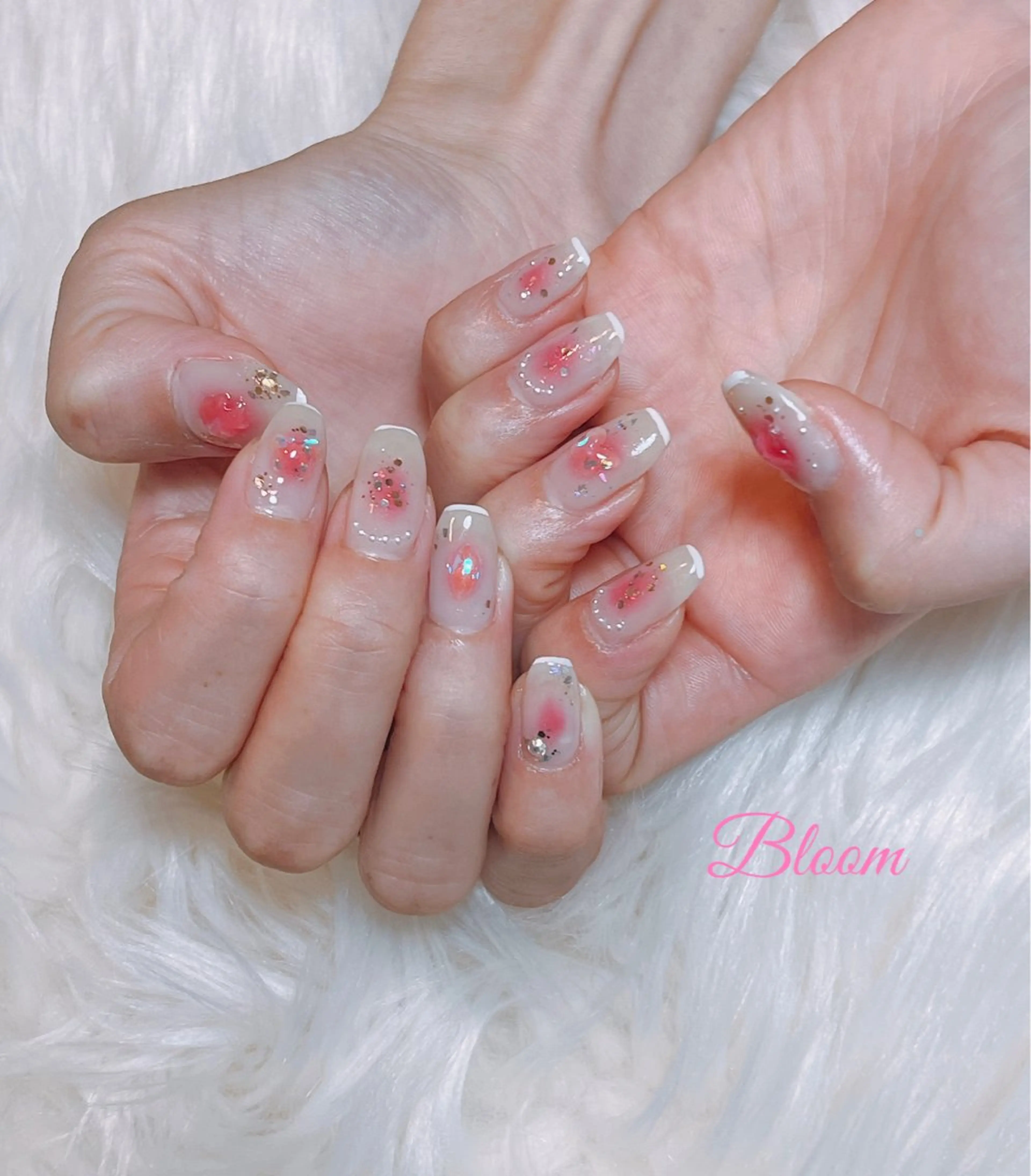 ネイル チークネイル ジェルネイル キラキラネイル 持ち込み オフィスネイル ハンドネイル Bloom Nail Salonのネイルデザイン