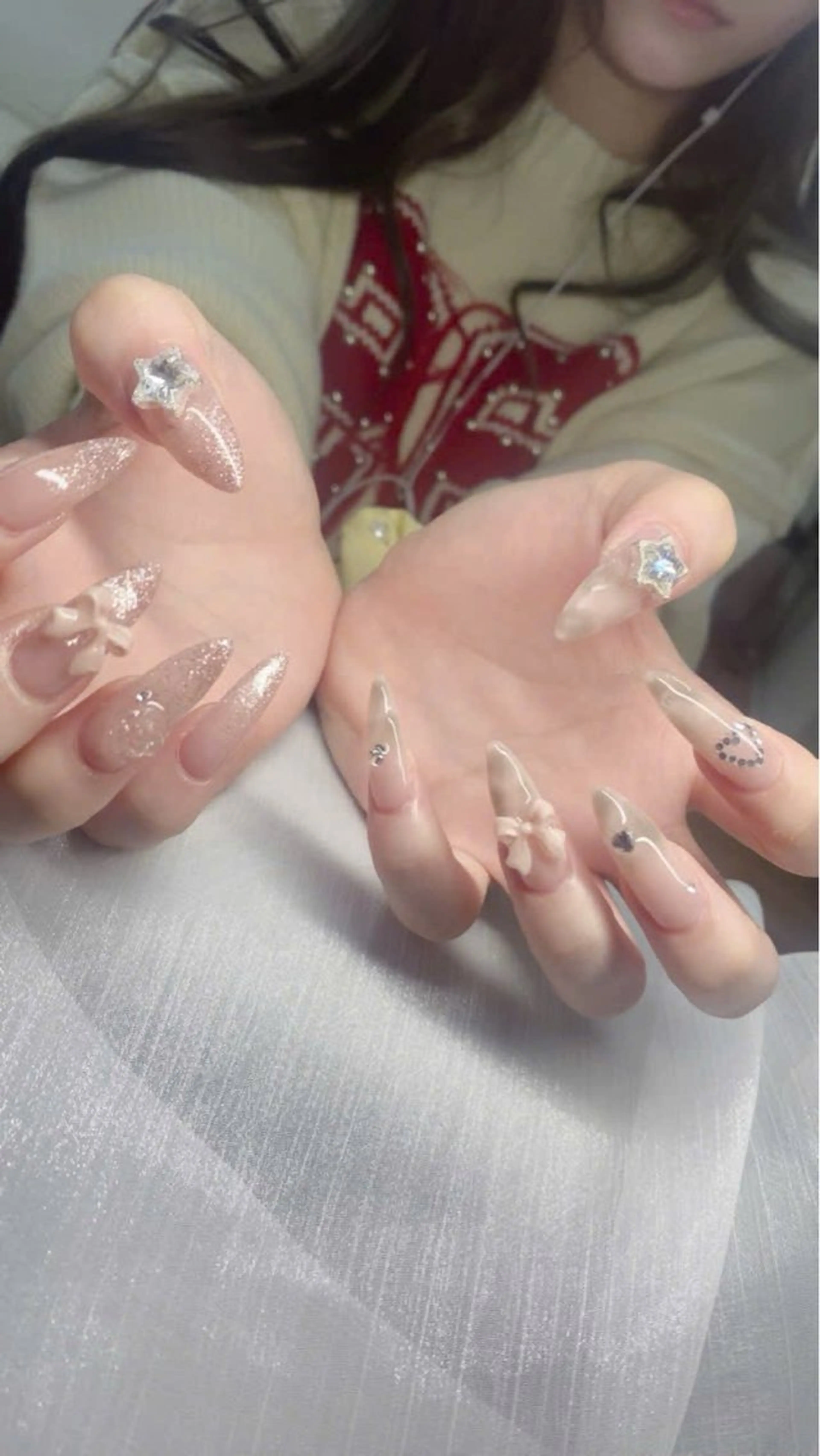 ネイル フレンチネイル グラデーション キラキラネイル 韓国ネイル マグネットネイル ハンドネイル ハンドケア Hara Nail 【パラジェル使用】のネイルデザイン