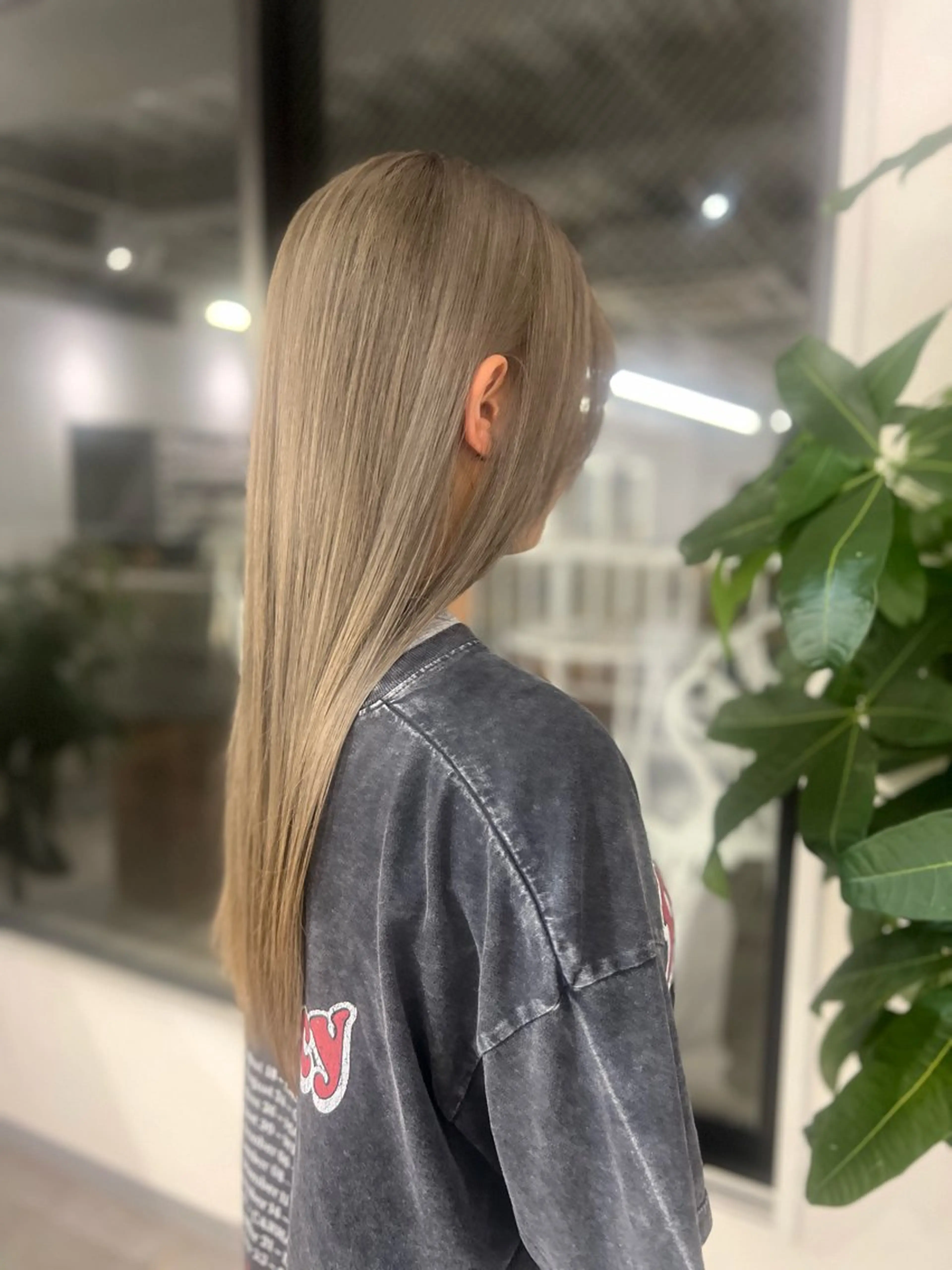 ロング ヘアカラー Elsa the leap元町店所属・Elsa アヤカのヘアスタイル