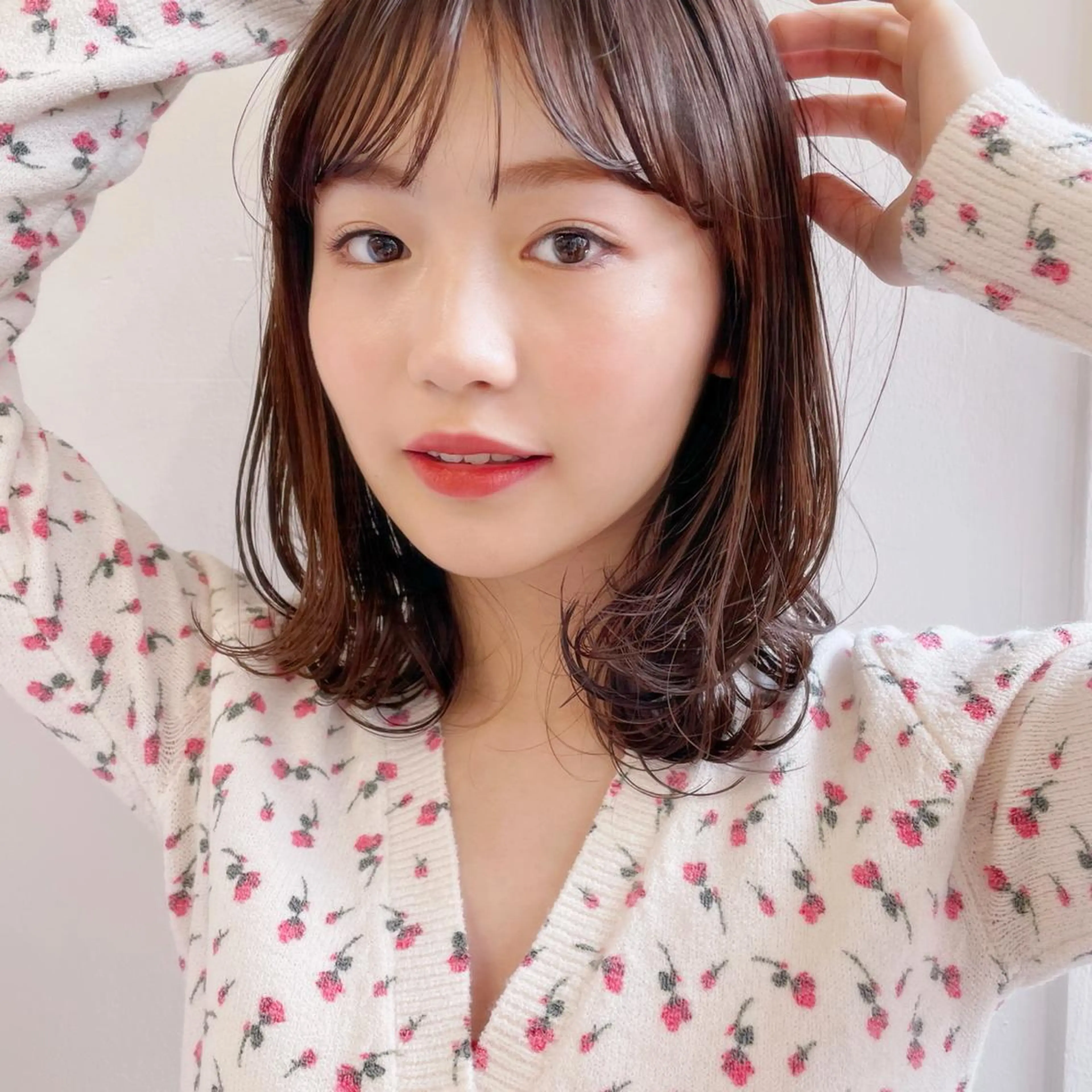 ミディアム カラー ブラウンカラー チョコレートブラウン くびれヘア カット ヘアカラー トリートメント chama レイヤーカットのヘアスタイル