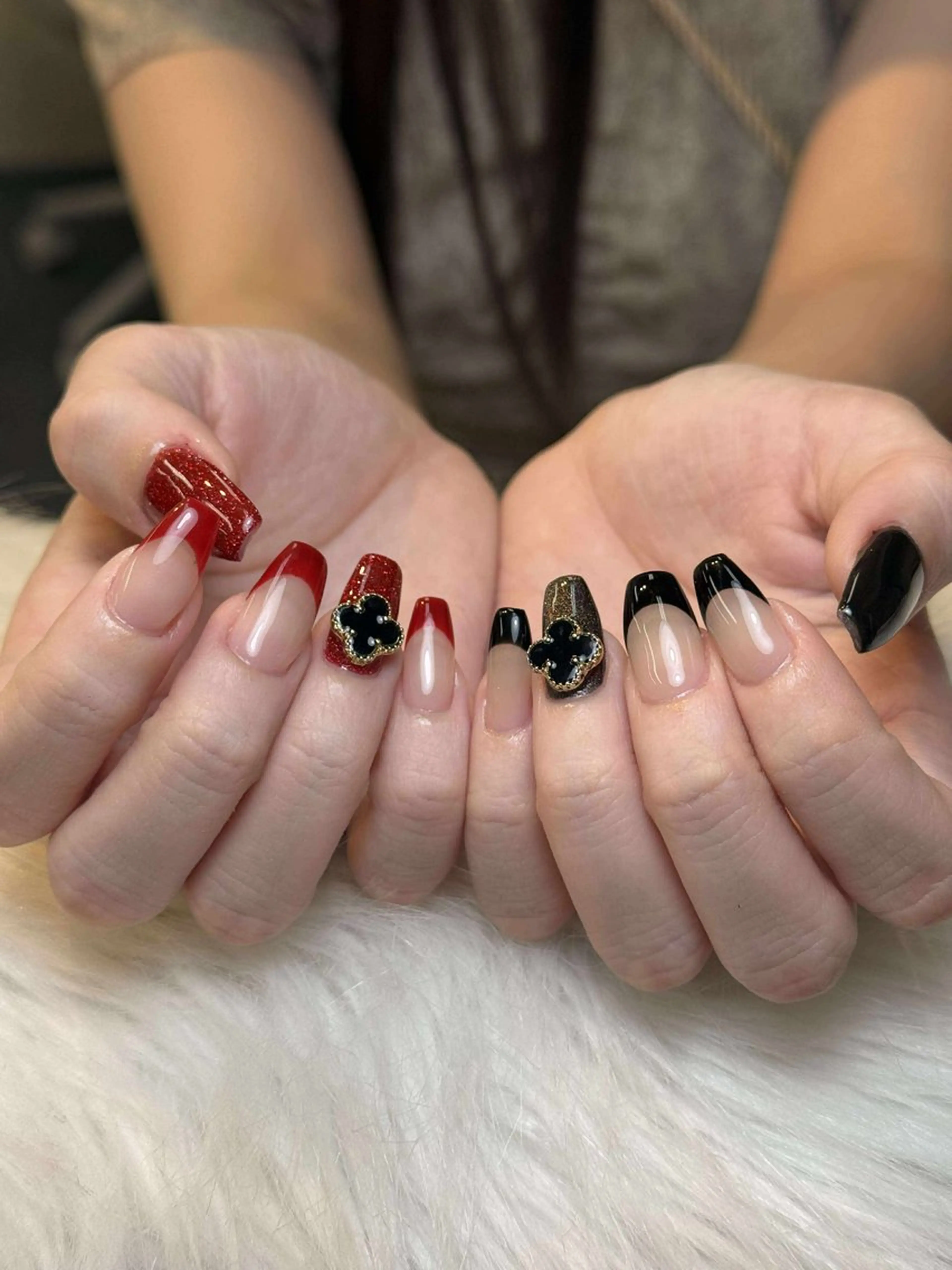 ネイル チークネイル ハート ホログラムネイル ミラーネイル ニュアンスネイル ハンドネイル Nie Nail Salon所属・Nie Nail Shinokuboのネイルデザイン