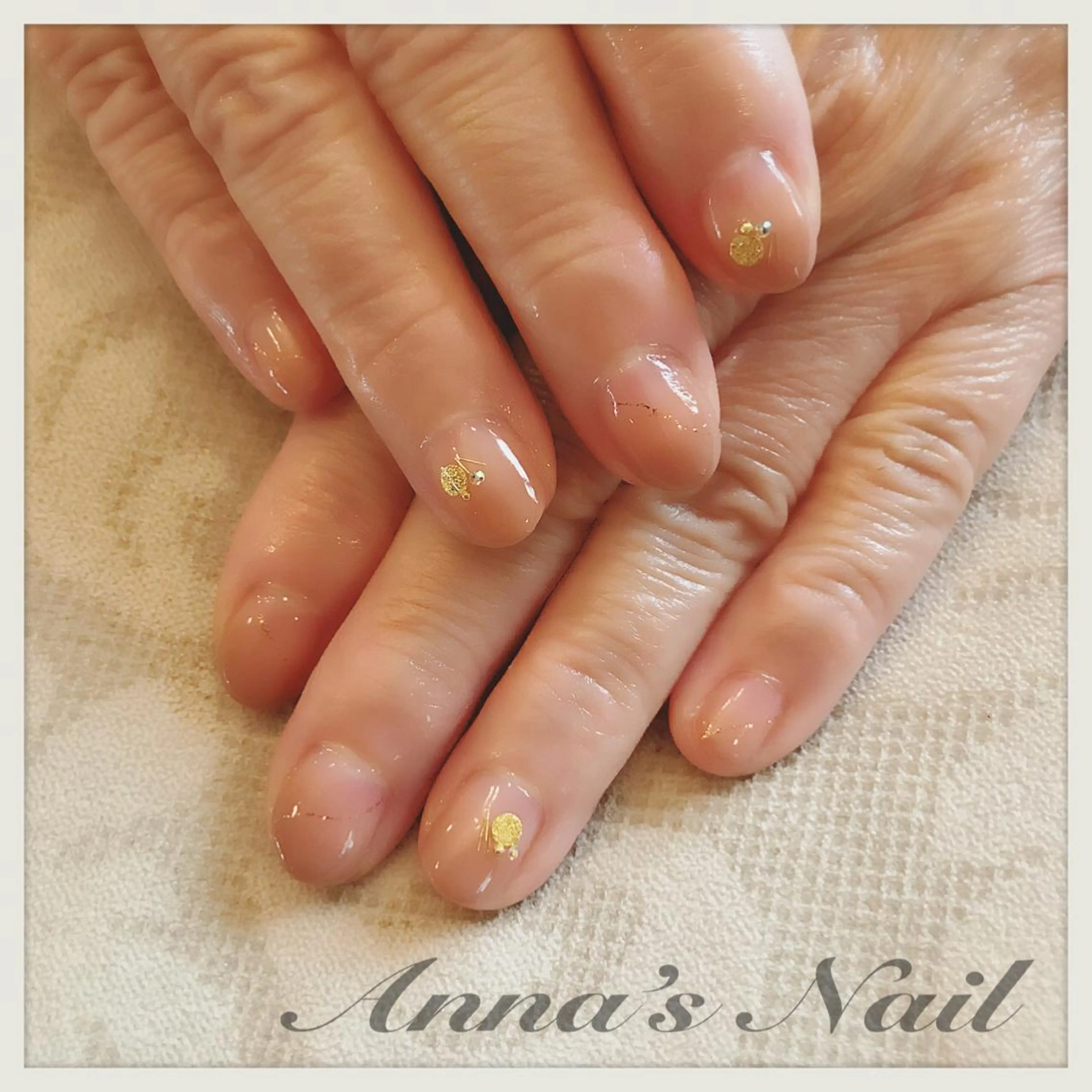 ネイル ゴールド Anna’s Nail所属・清口 杏奈のネイルデザイン