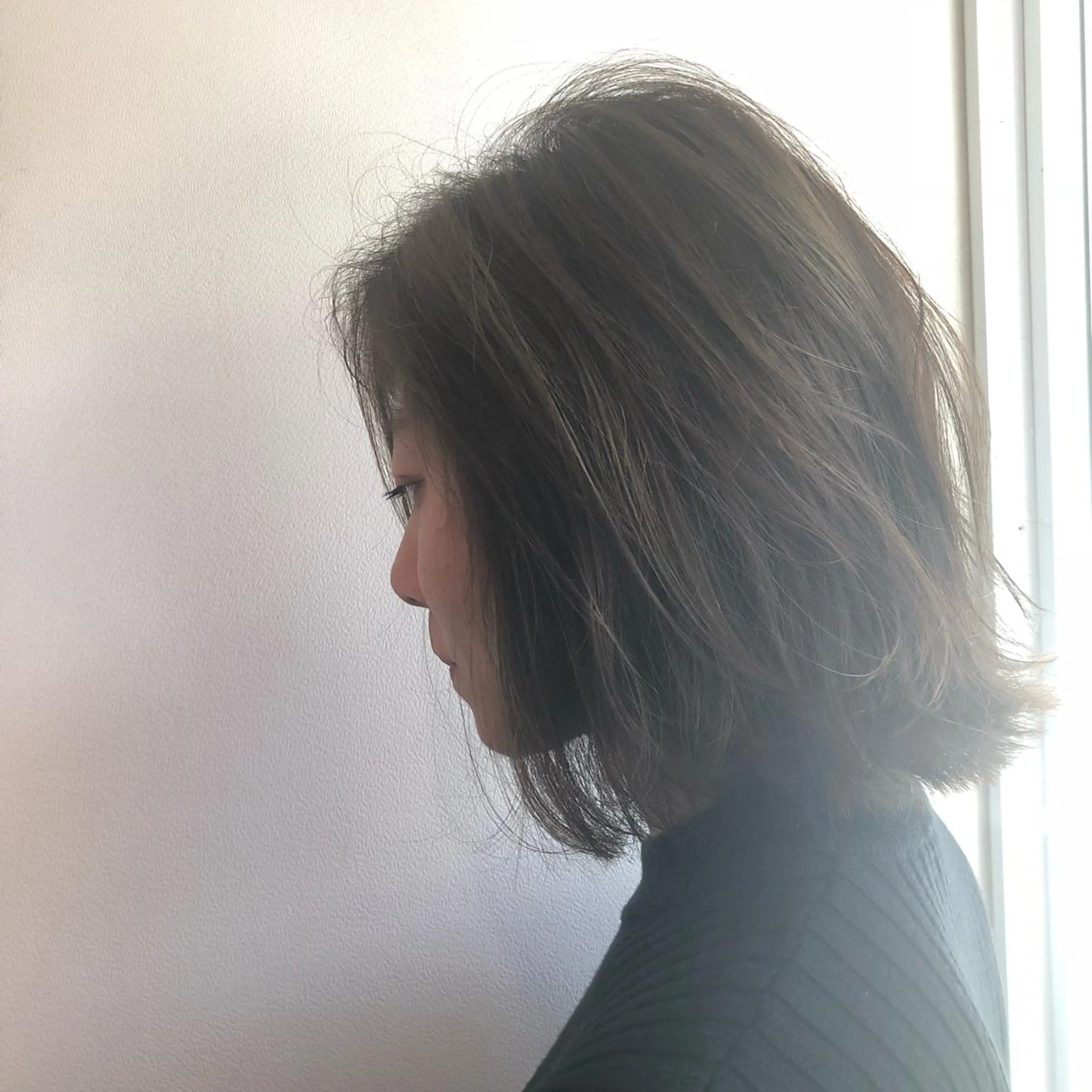 ミディアム カット ヘアカラー ＨＩ ROのヘアスタイル