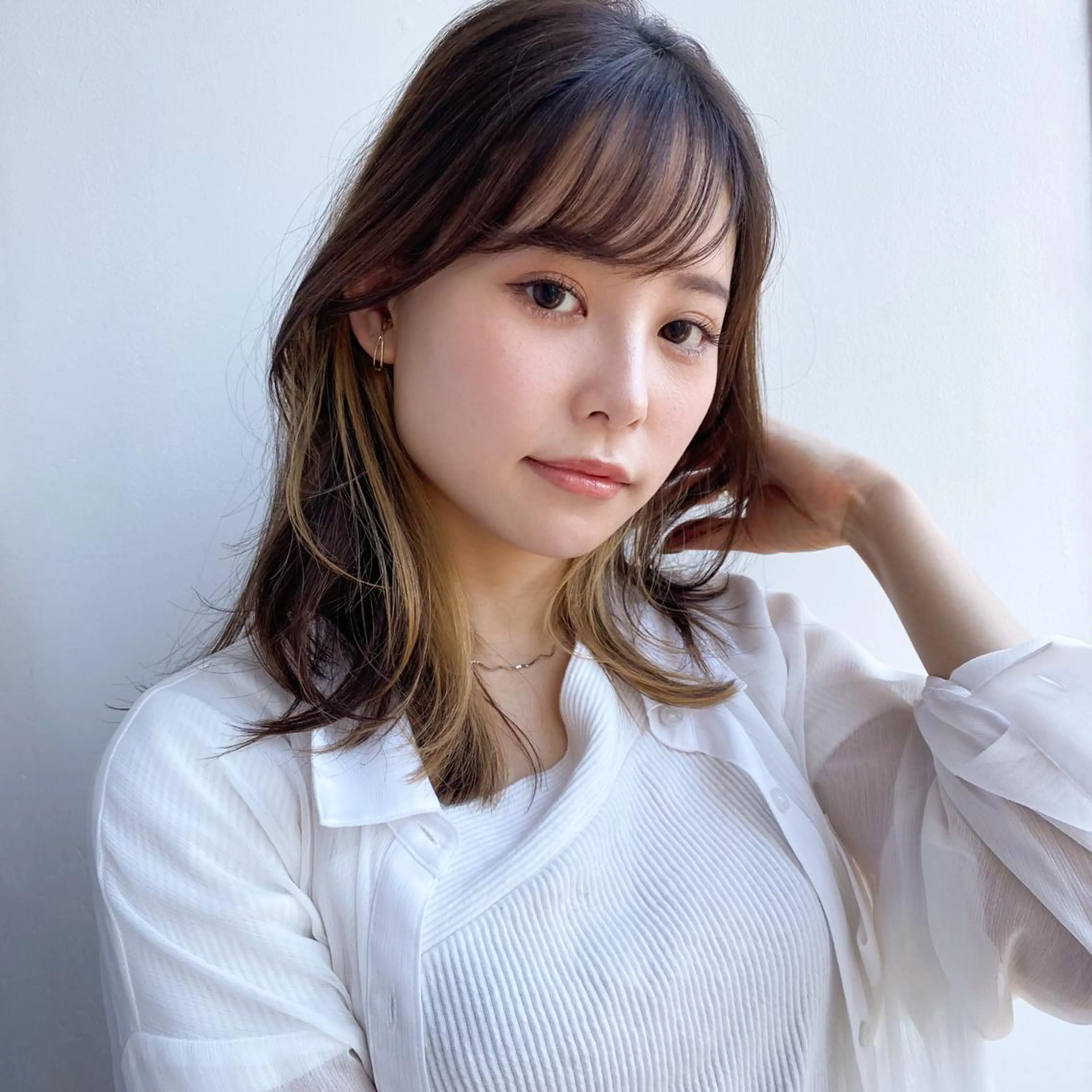 ミディアム カラー インナーカラー 似合わせショート/透 明感カラー/西田祐賀のヘアスタイル