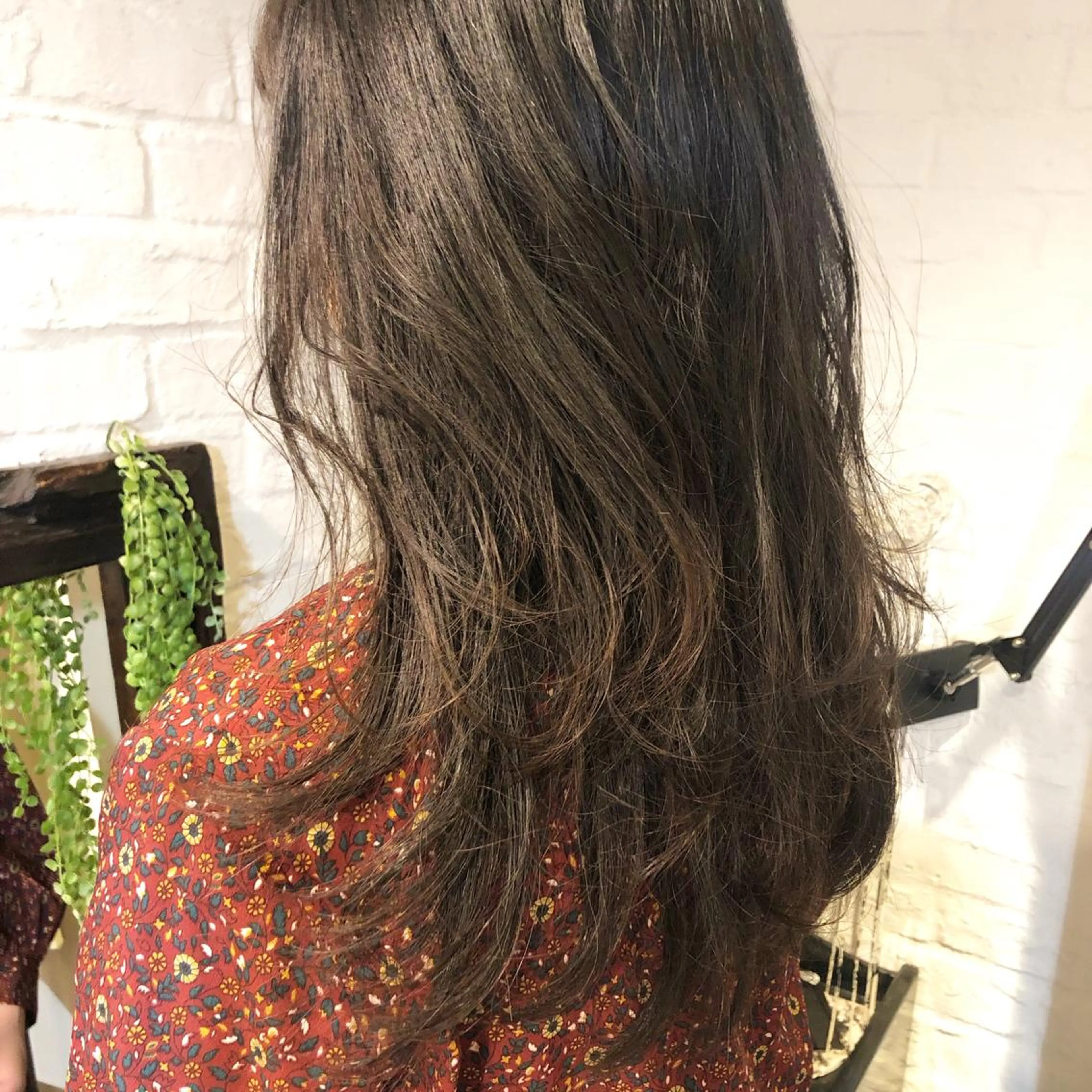 セミロング レイヤーカット カット 吉川 愛美李のヘアスタイル
