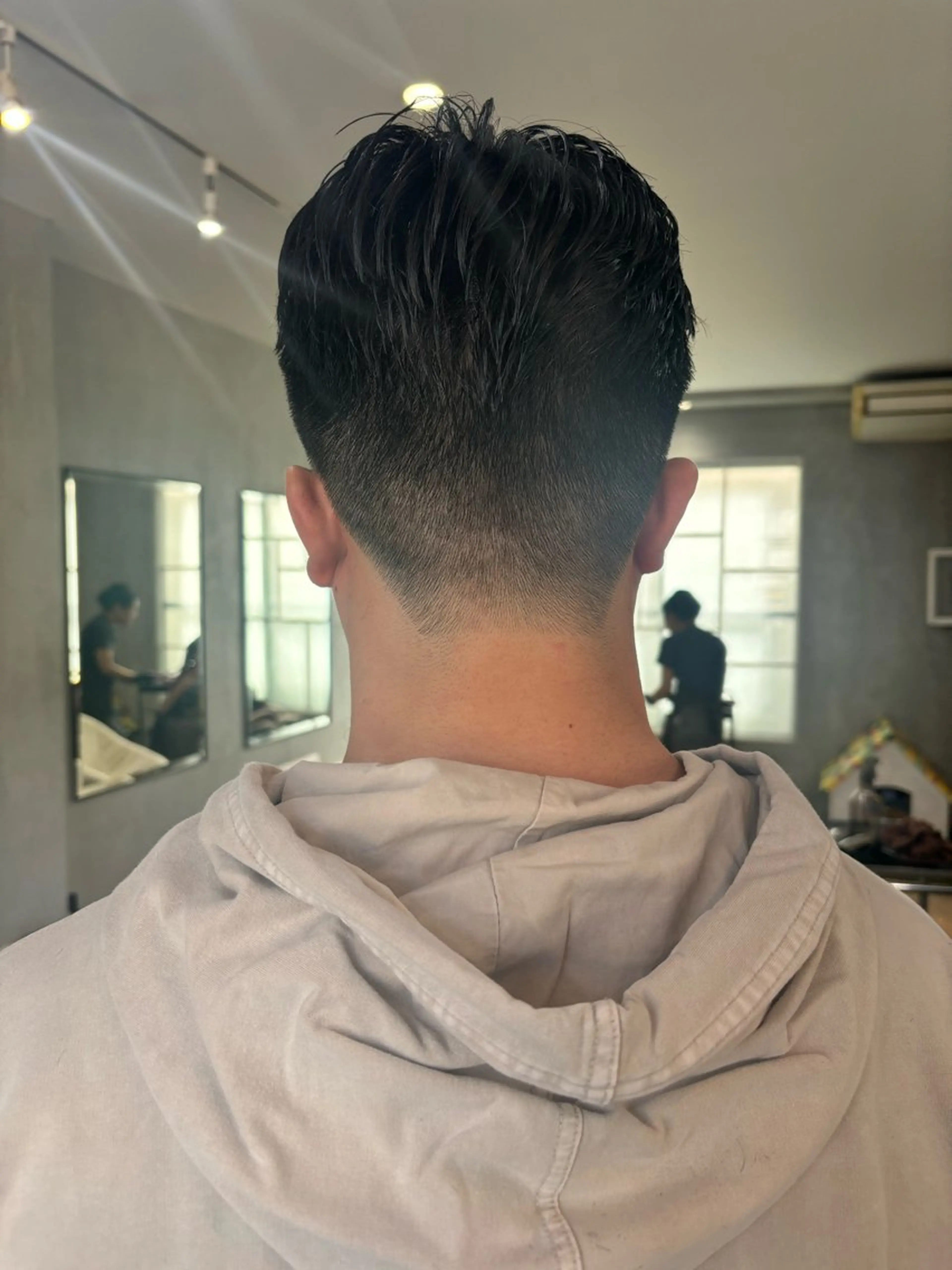 ショート メンズ センターパート フェードカット 刈り上げ ショートヘア ツーブロック刈り上げ Harunaのヘアスタイル