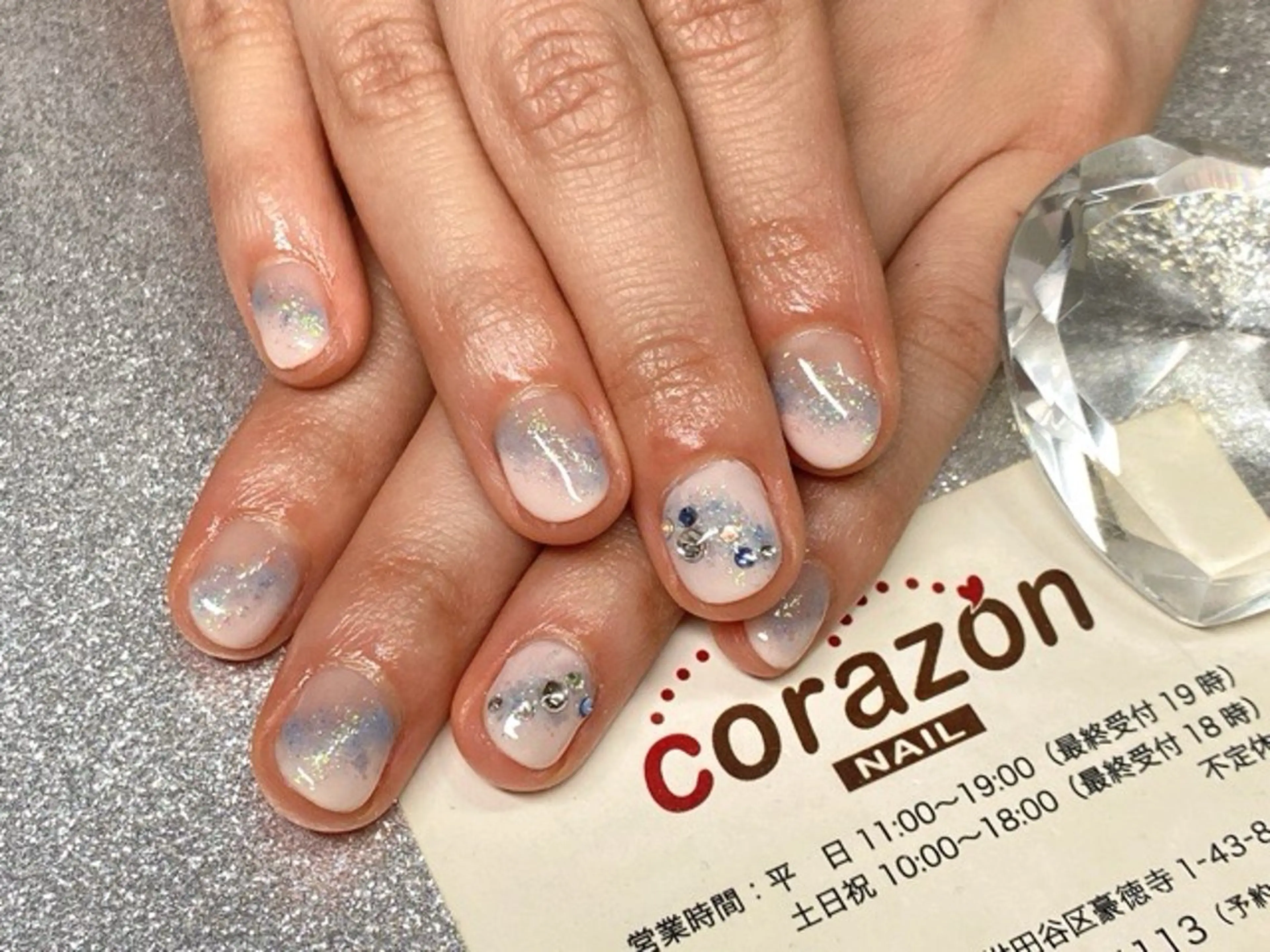 ネイル アートネイル 水色 大理石ネイル(マーブル) ストーンネイル ホワイト ハンドネイル ハンドケア corazon所属・ネイリスト aicoのネイルデザイン