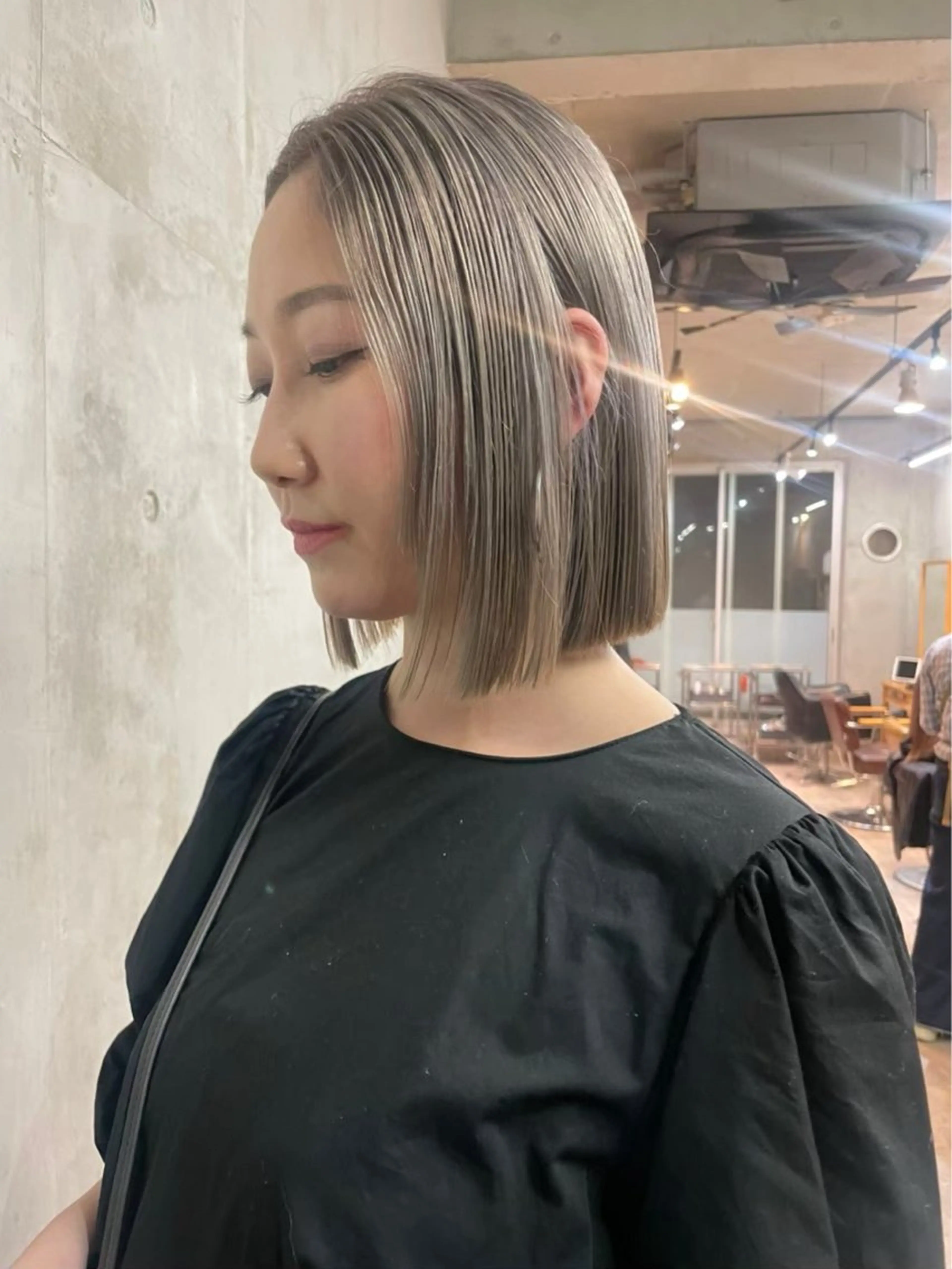 ショート カット ヘアカラー トリートメント SALT WATER所属・南堀江ハイトーン ×カットMIKU🍒のヘアスタイル