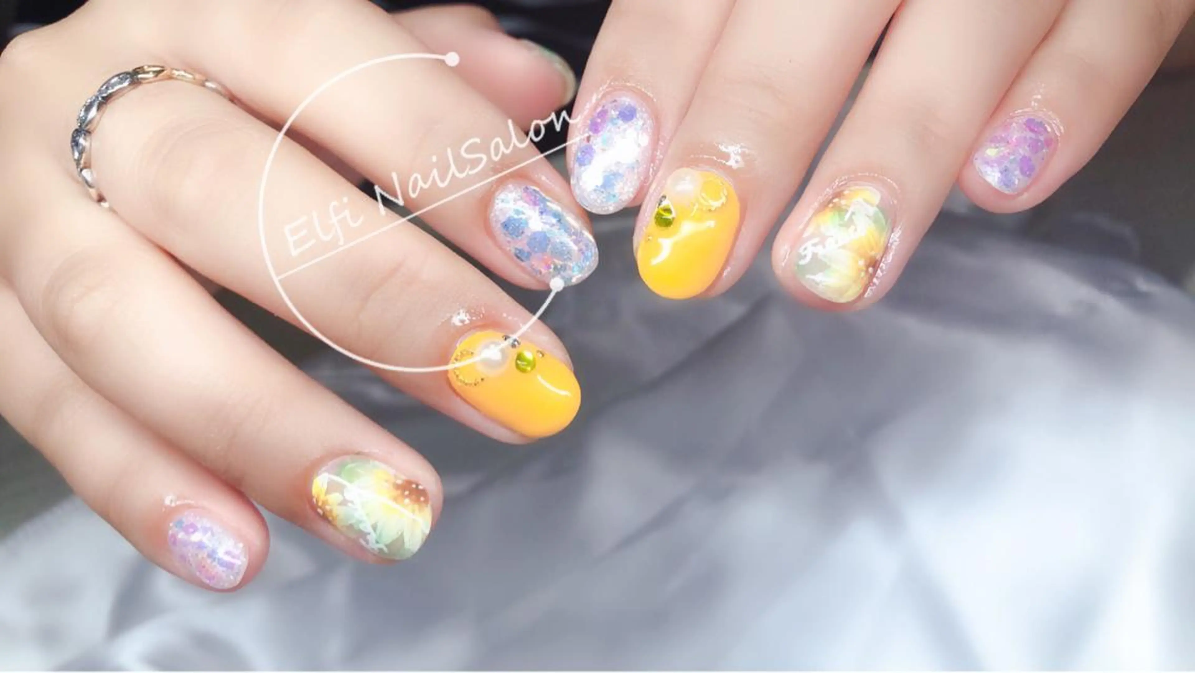 ネイル 🖤スカルプ R🖤のネイルデザイン