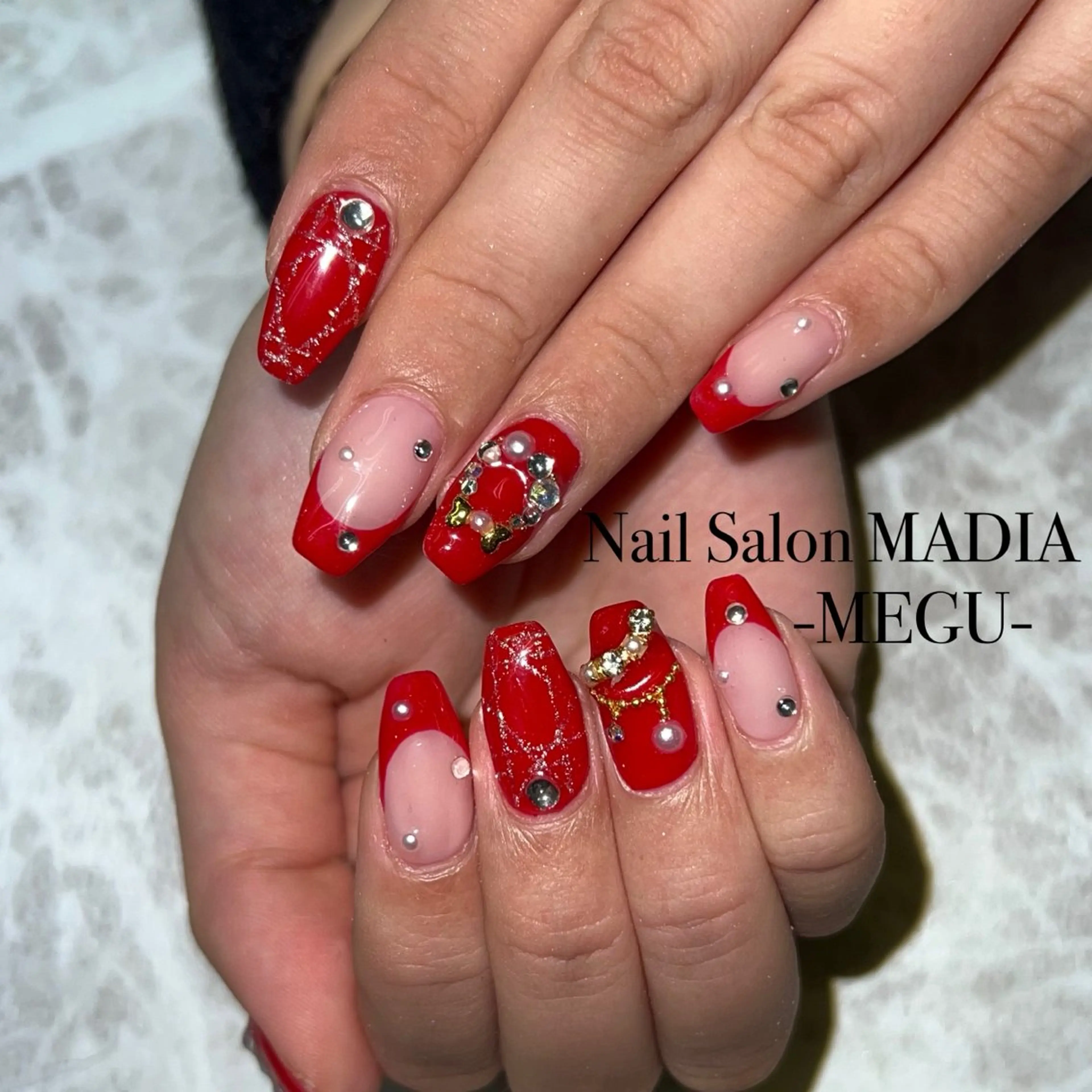 ネイル MADIA藤沢所属・MADIA MEGUのネイルデザイン