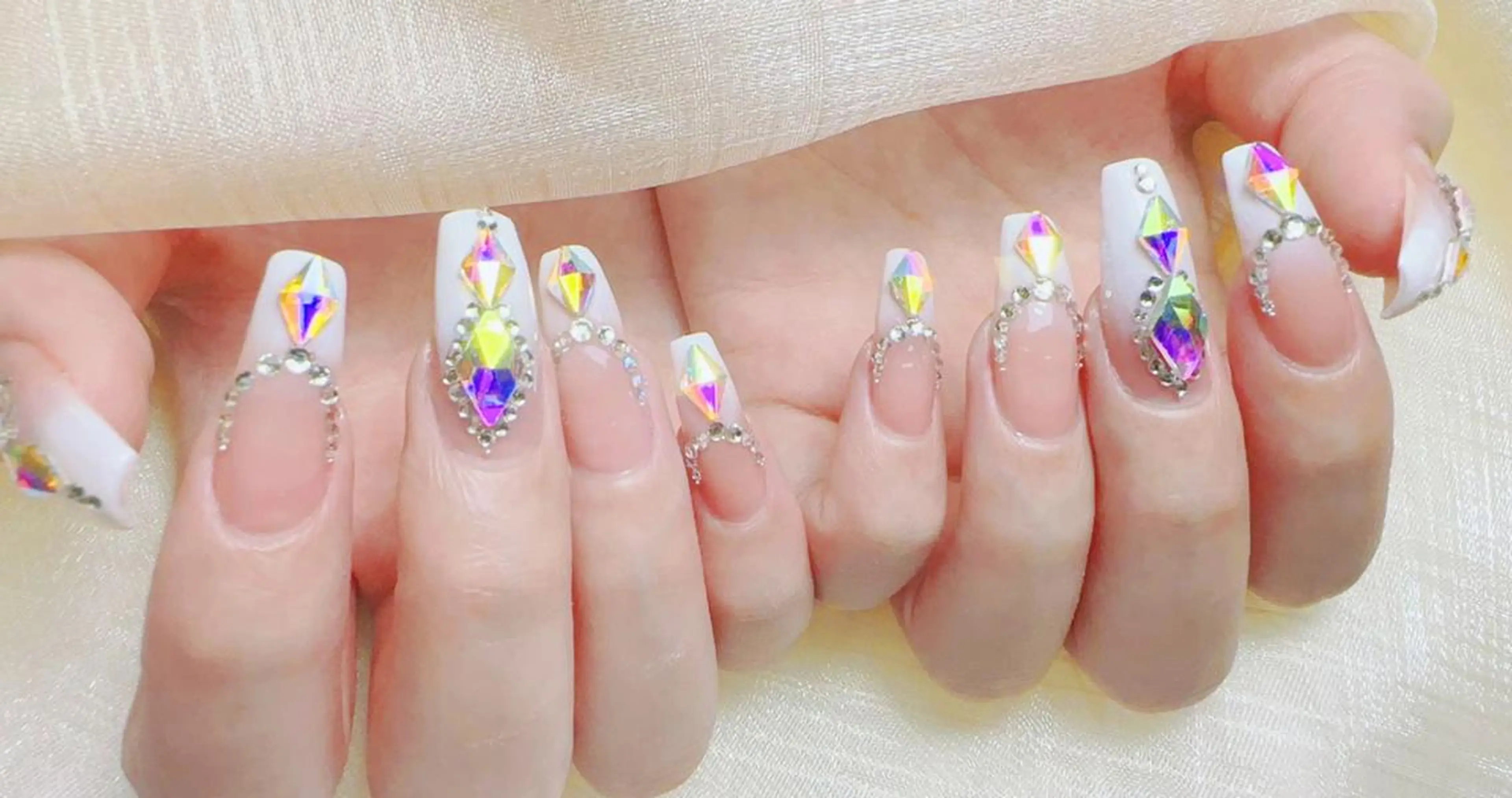 ネイル U nail 🩷新宿店のネイルデザイン
