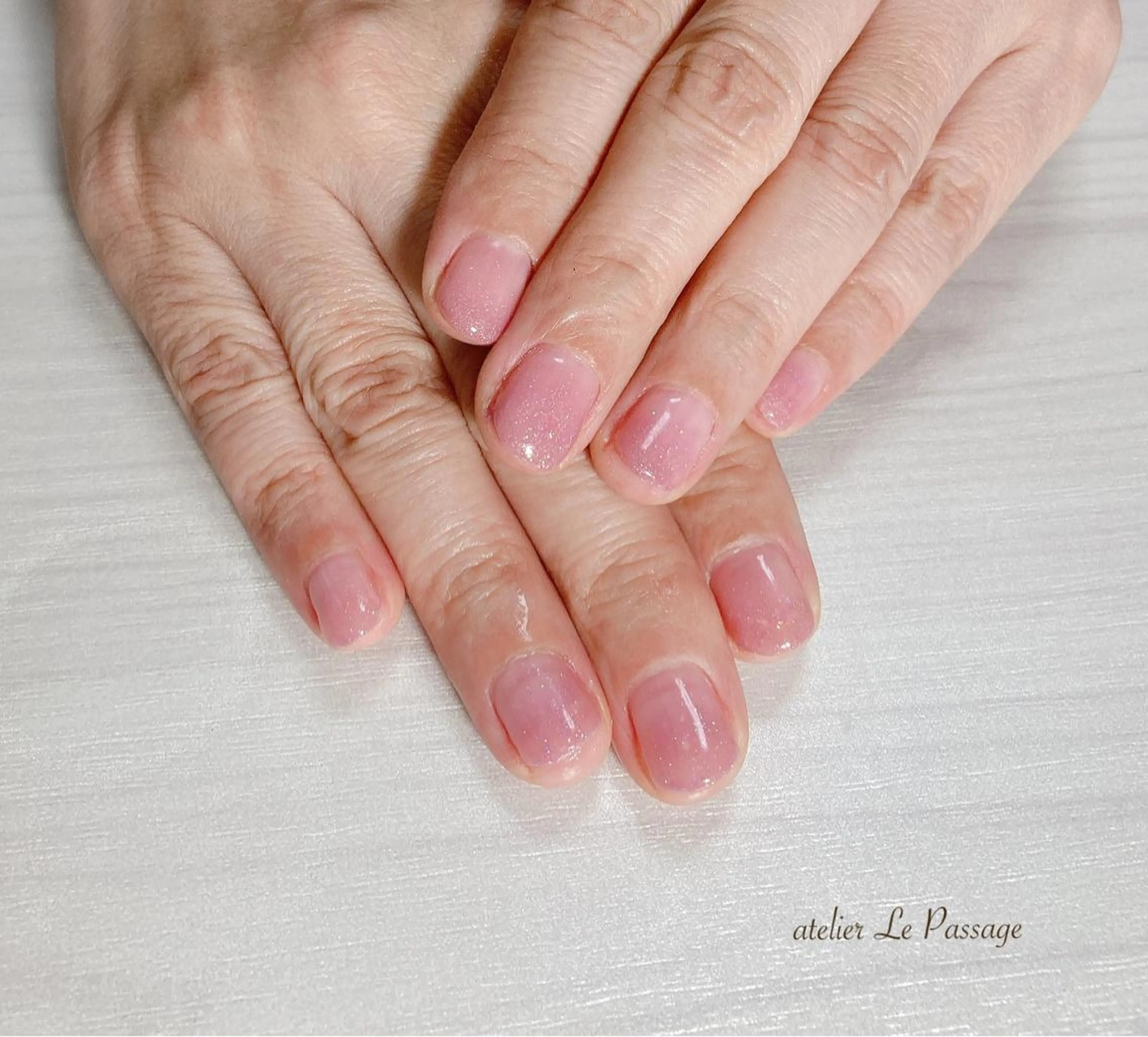 ネイル ジェルネイル グラデーション ラメ(グリッター) オフィスネイル パラジェル Atelier Le Passage所属・h nakatsukaのネイルデザイン