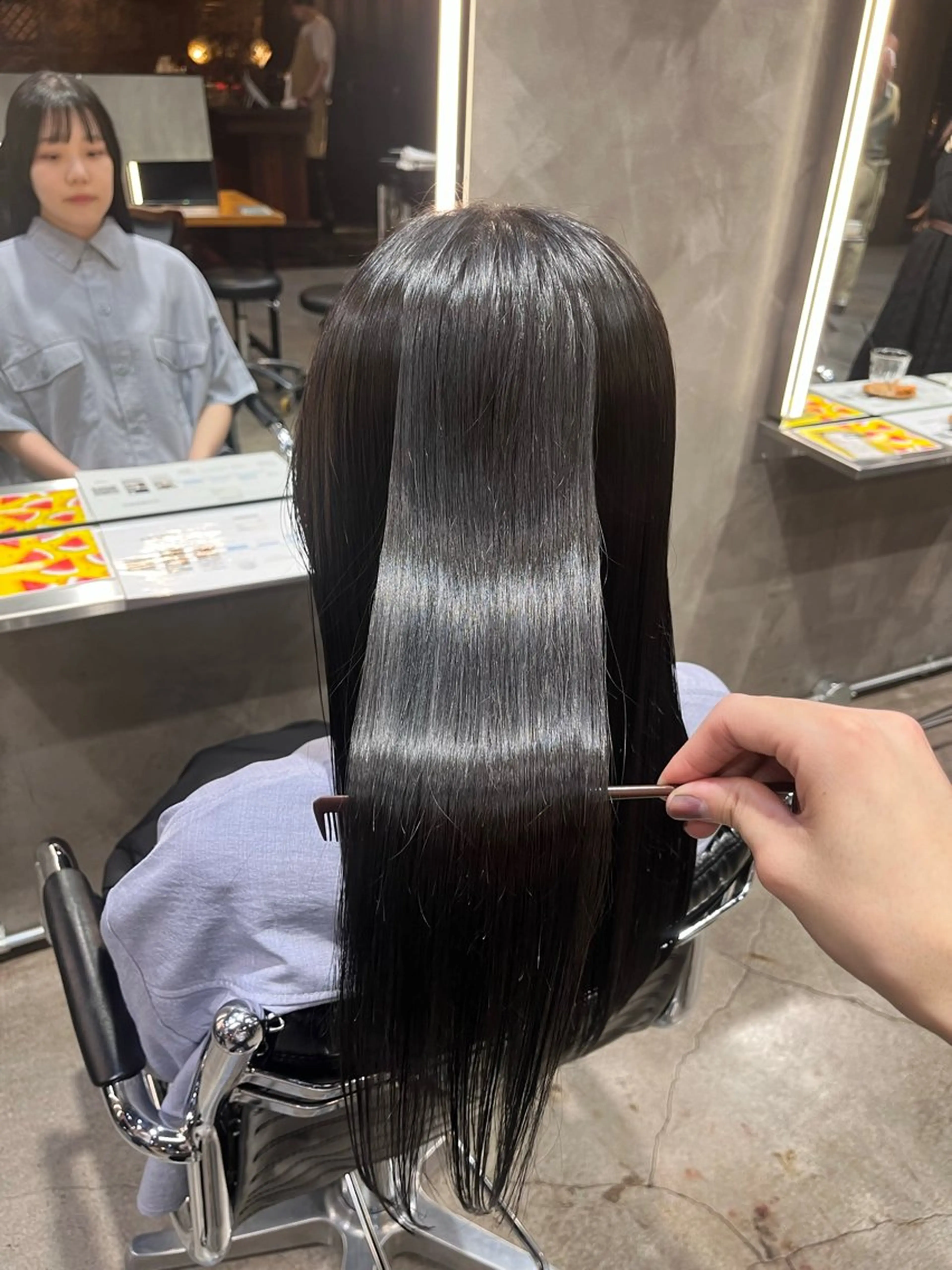 ロング カラー 黒髪 ブルーカラー ブルーブラック イルミナカラー 髪質改善 カット ヘアカラー トリートメント ブリーチなしダブル カラー🧸🐺陽介のヘアスタイル
