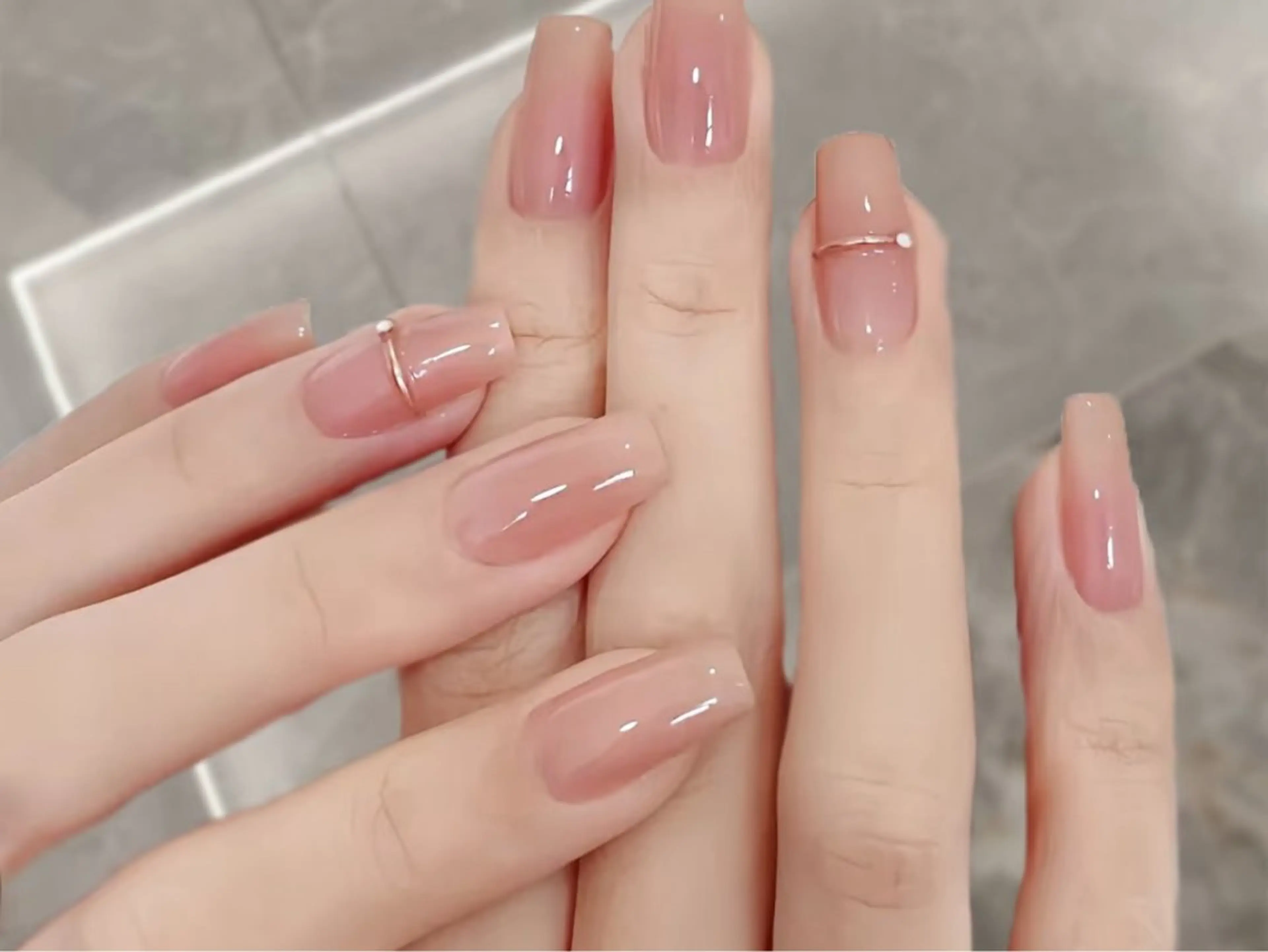 ネイル キラキラネイル 韓国ネイル オフィスネイル ハンドネイル cat‘s nail🐈‍⬛のネイルデザイン