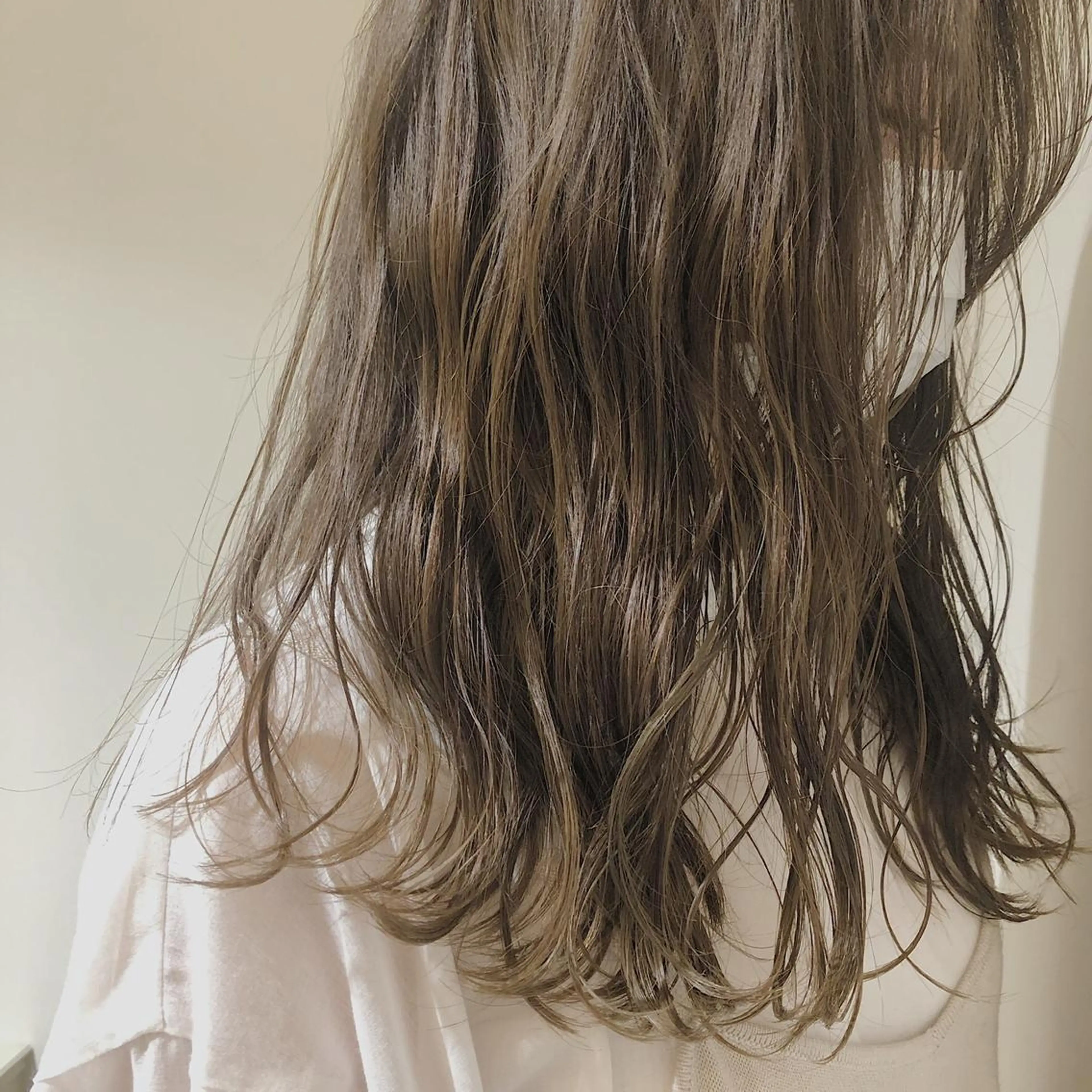 ロング カラー カット トリートメント 西垣 佳苗のヘアスタイル