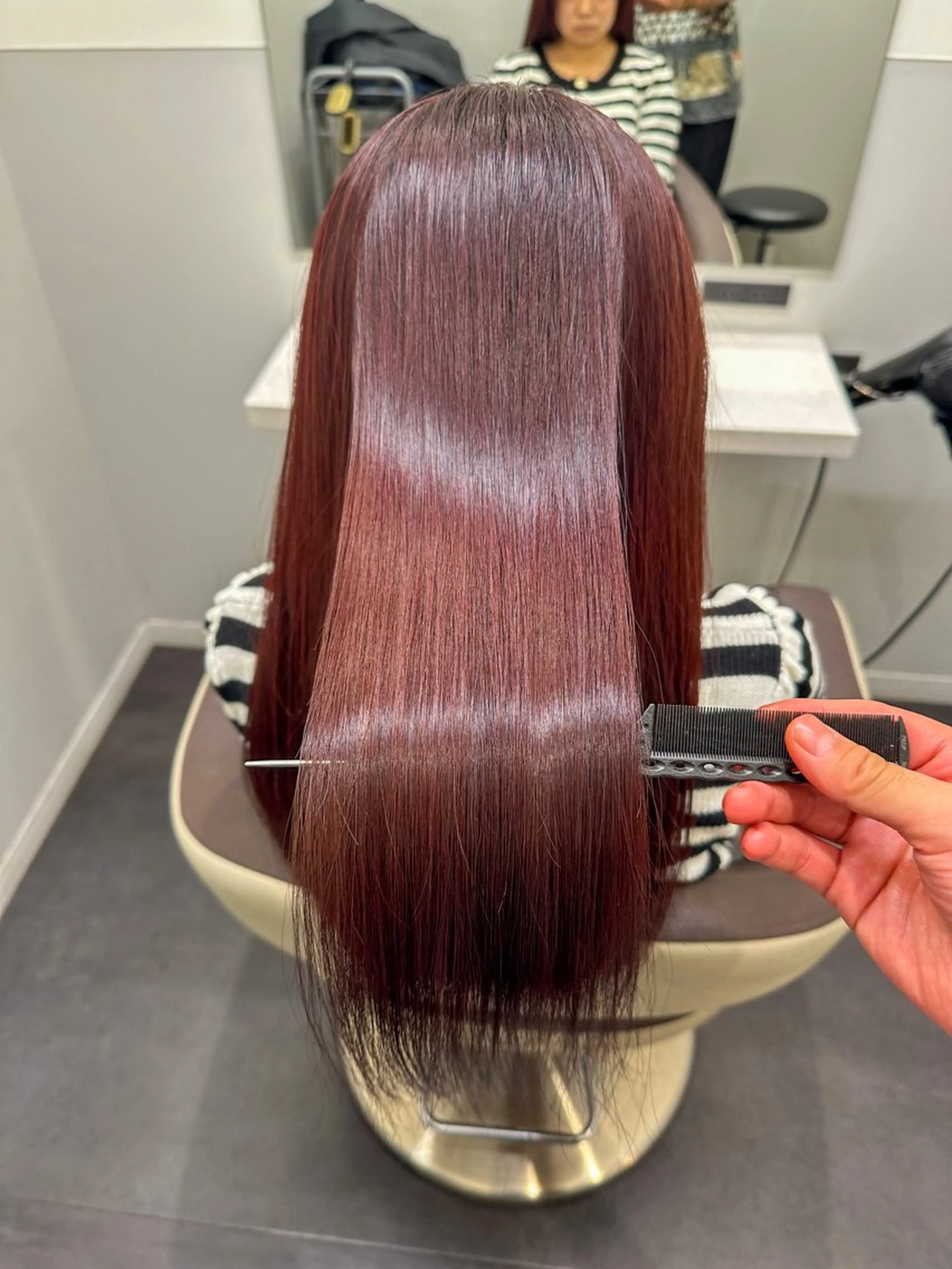 ロング カラー ブリーチ ボルドーカラー ケアカラー ブリーチなしカラー レッドカラー カット ヘアカラー トリートメント 【レイヤー/韓国風 /髪質改善】RINのヘアスタイル