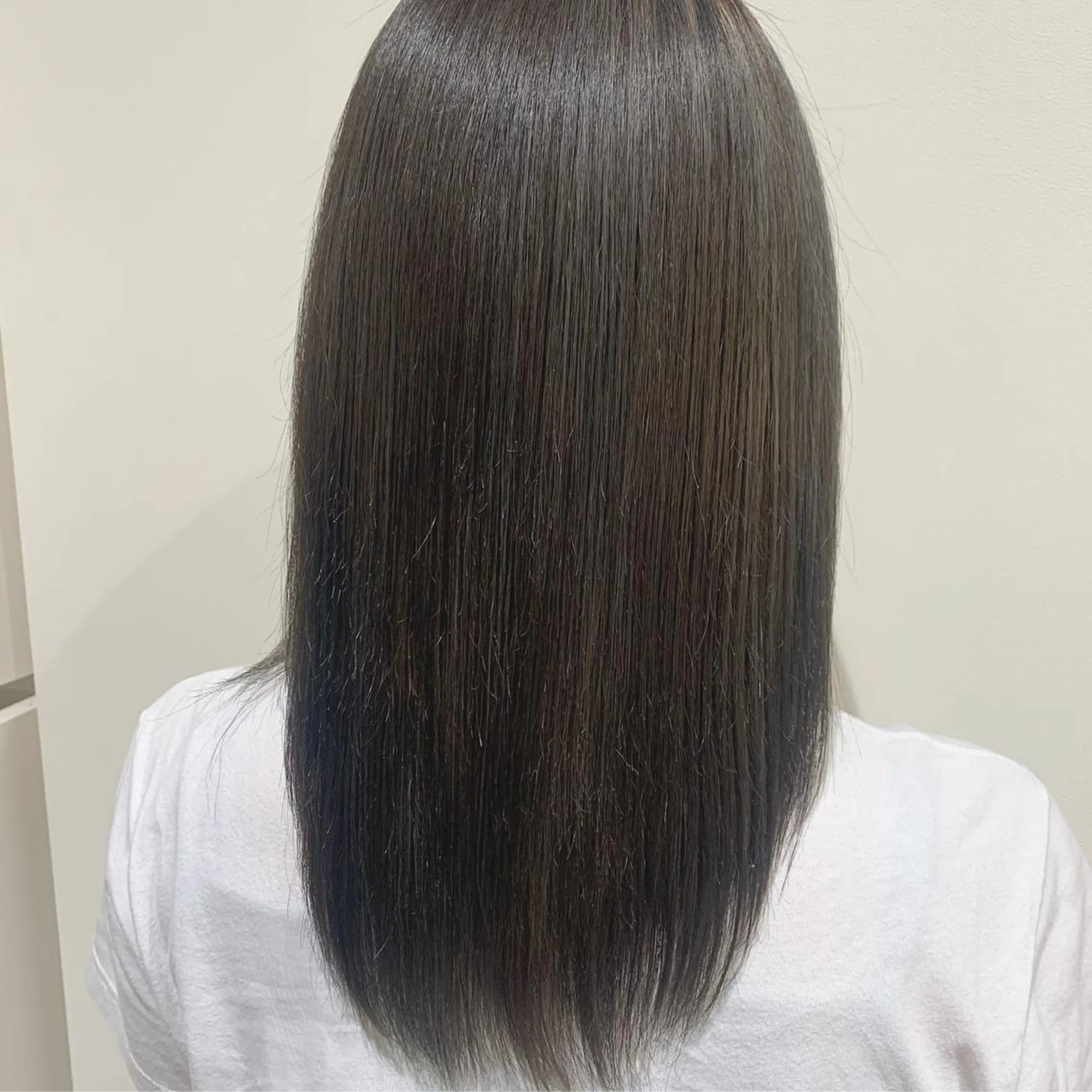ロング ハイライト ヘアカラー amie三ノ宮所属・潟上 菜摘のヘアスタイル