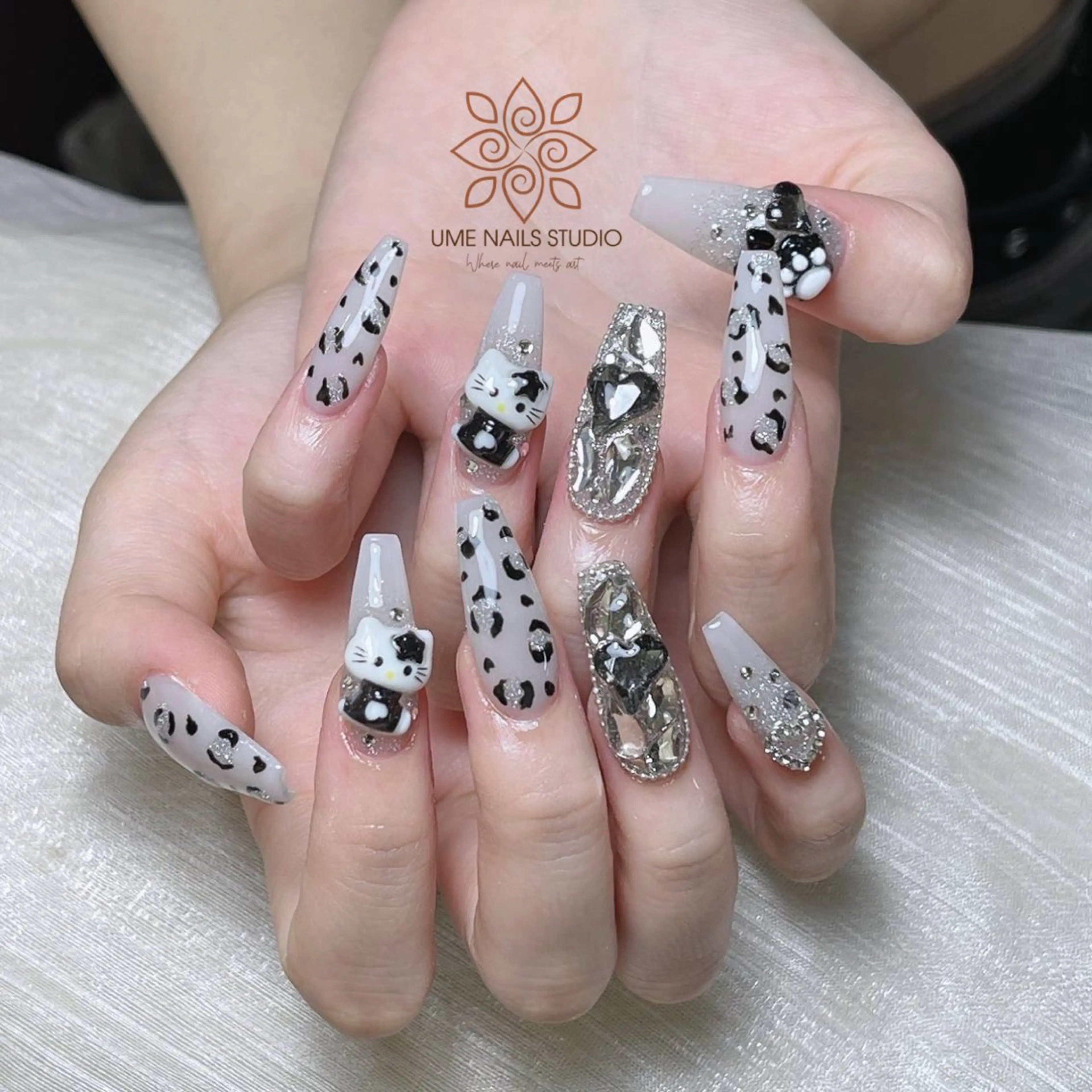 ネイル チークネイル クリアネイル ガーリー キラキラネイル 韓国ネイル ハンドネイル Ume Nail Studioのネイルデザイン