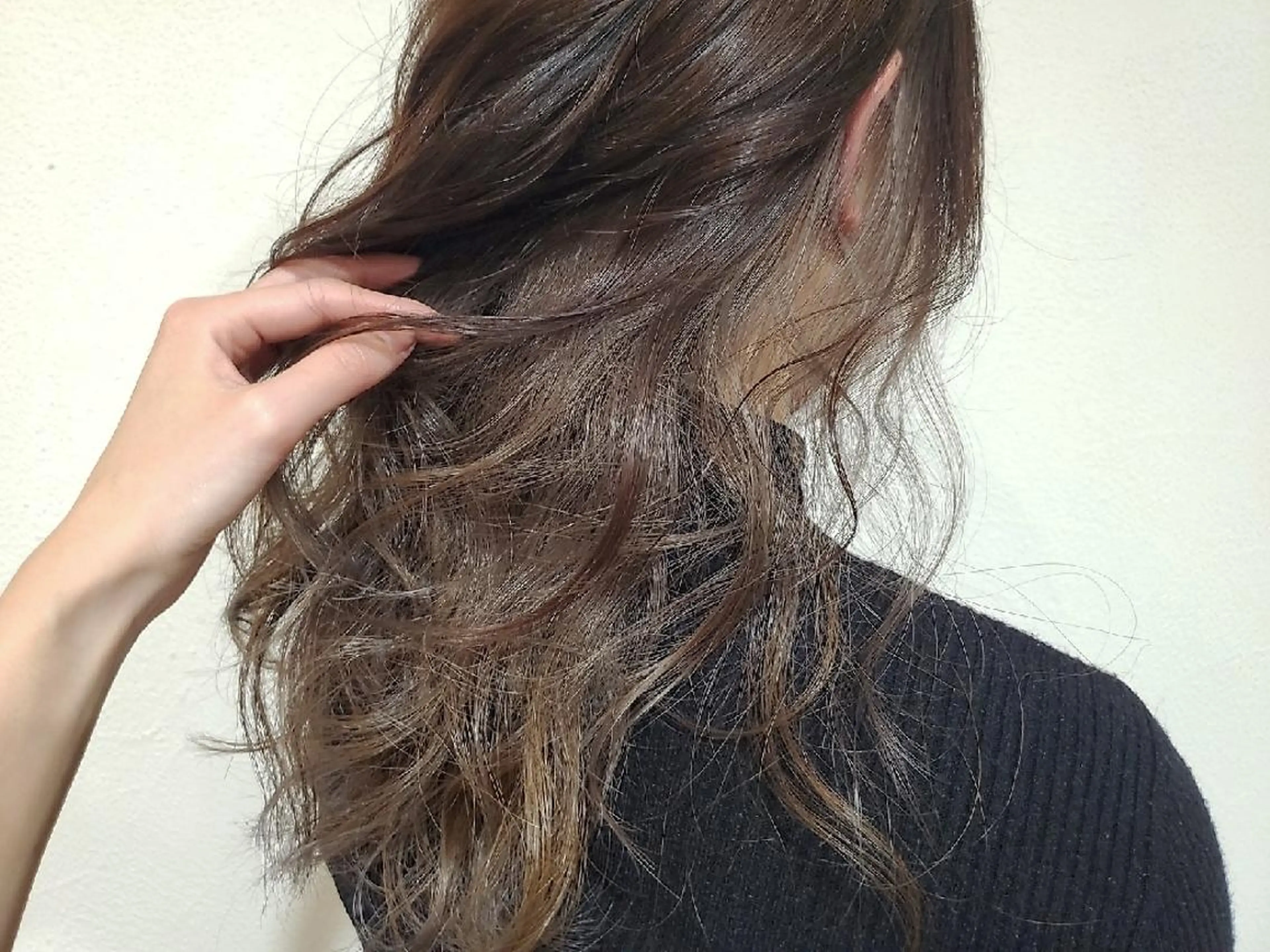 カラー ロング ベージュカラー ミルクティーベージュ ヘアカラー パ ルのヘアスタイル
