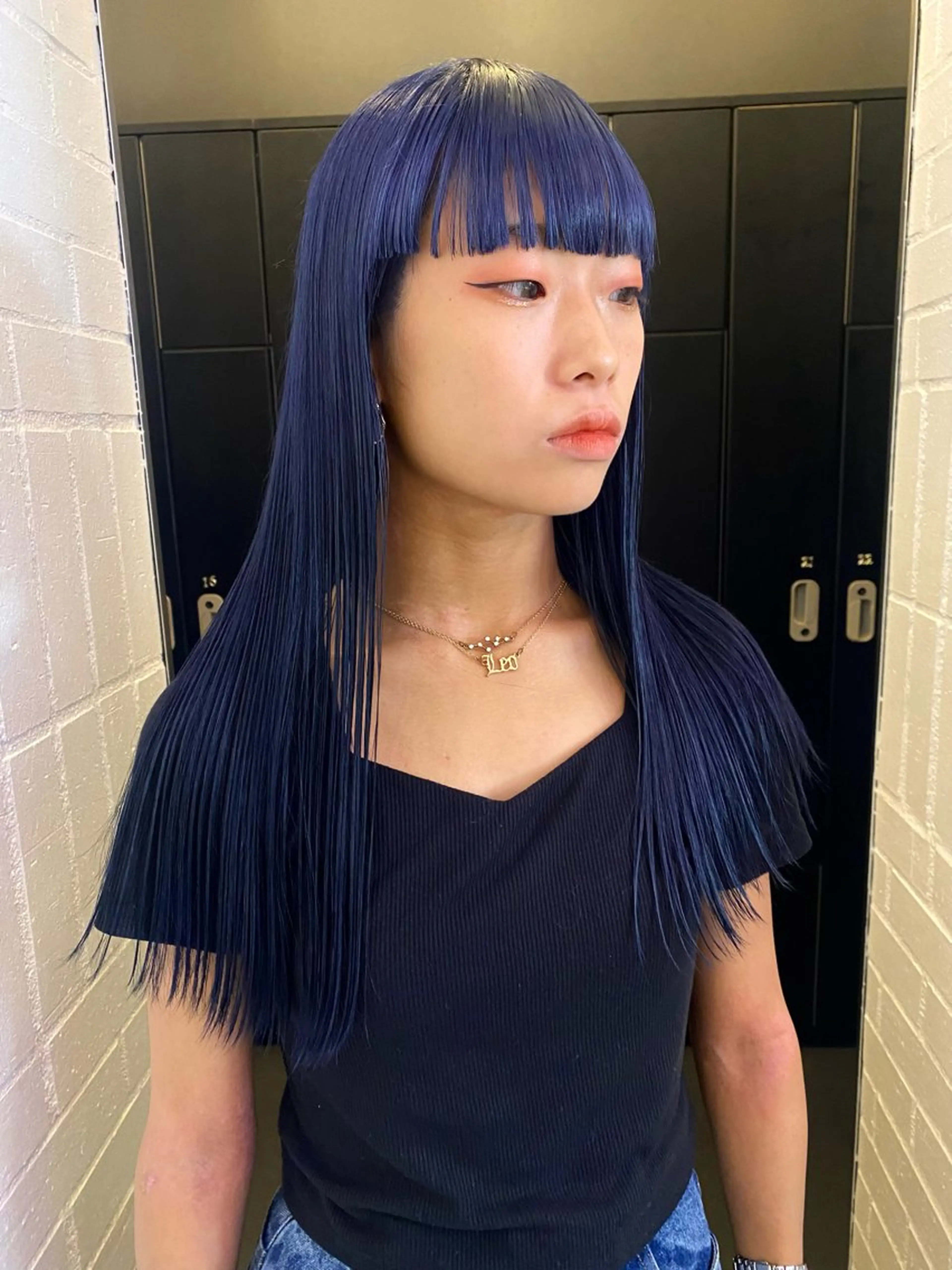 ロング カラー ヘアアレンジ ブルーカラー ブルーバイオレット ネイビーカラー バイオレットカラー カット ヘアカラー トリートメント 🎨ハイトーン/ 切りっぱなし みつきのヘアスタイル
