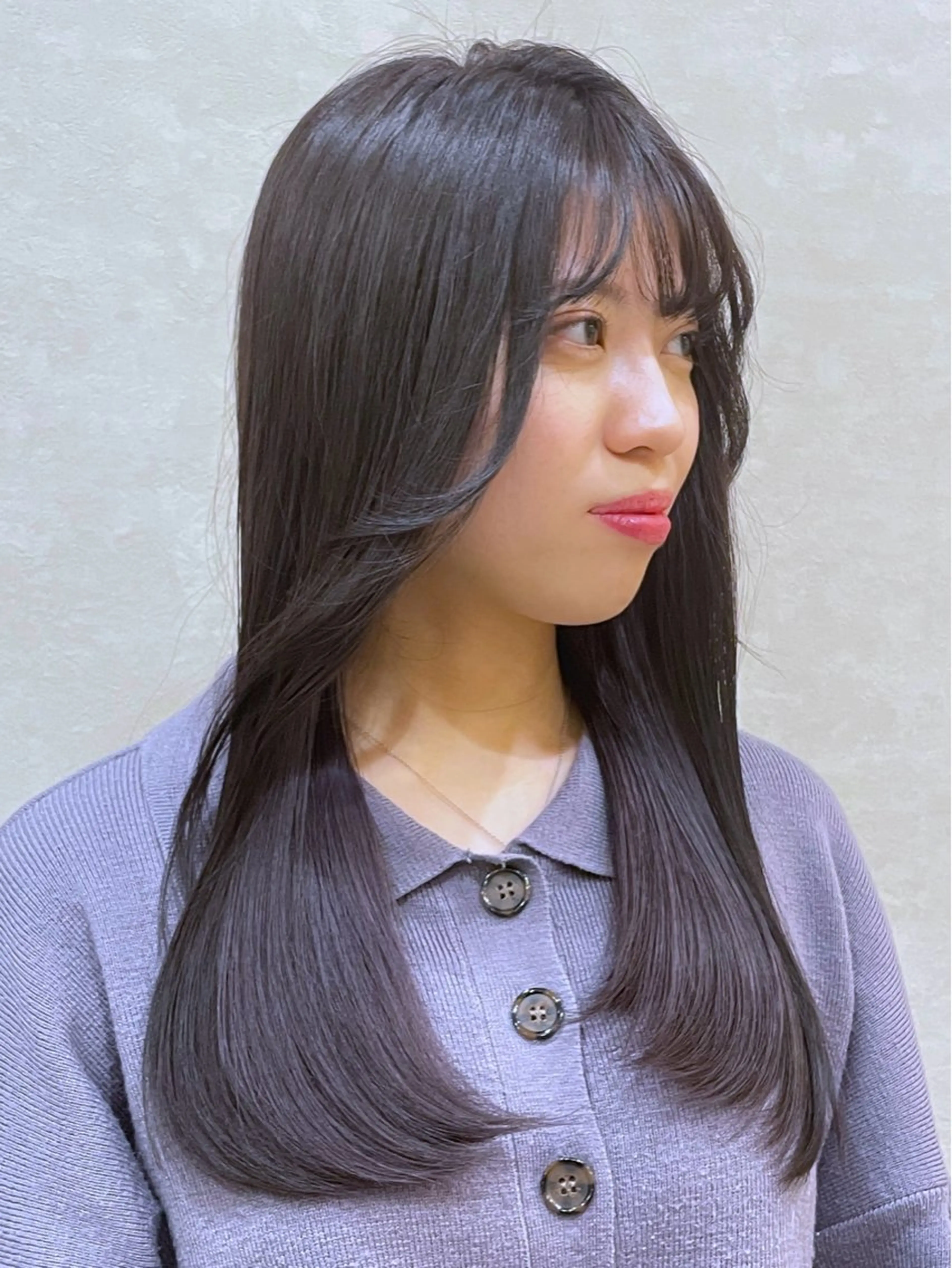 セミロング カラー ブリーチ ブラウンカラー ダークブラウン シルバー 小川 泉美のヘアスタイル