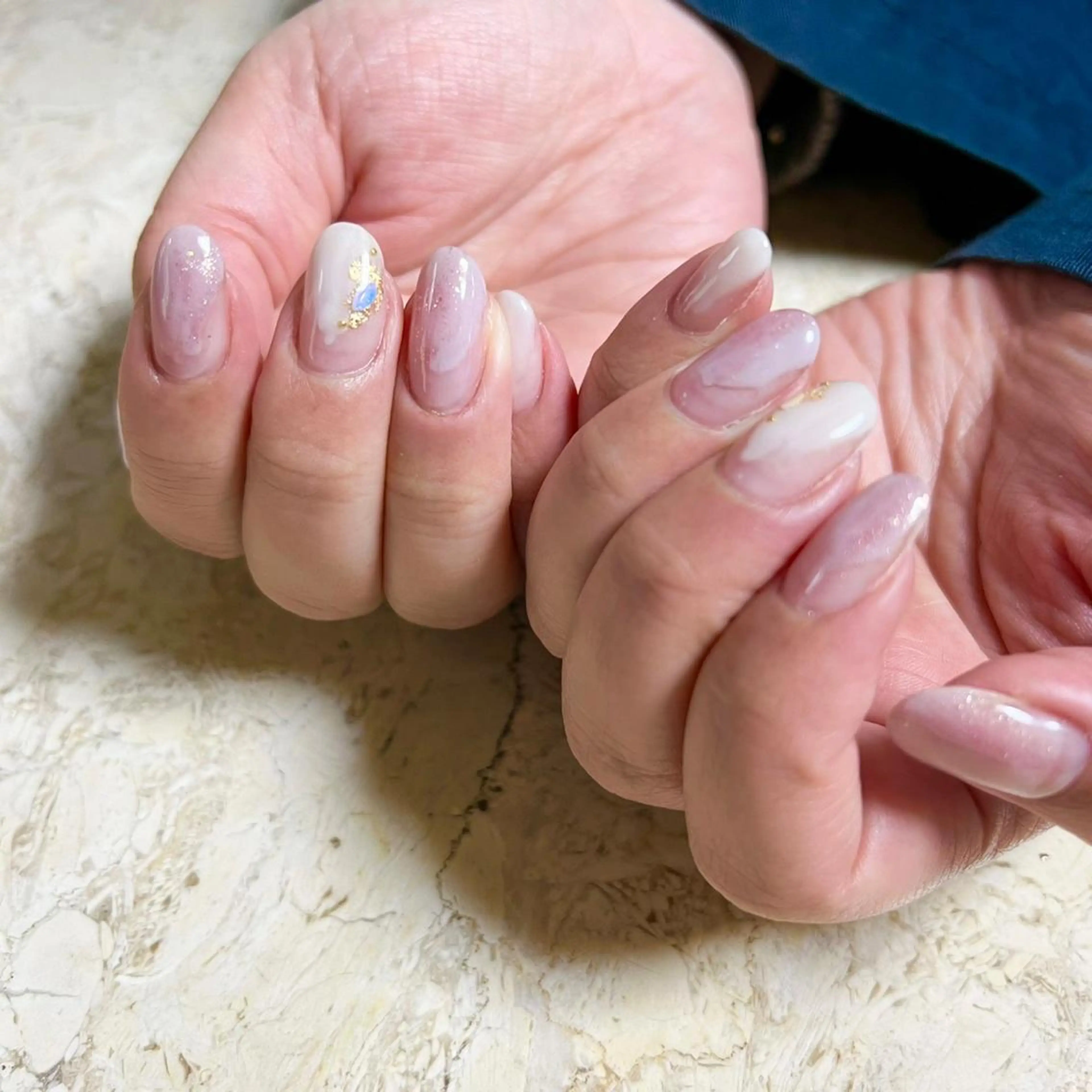 ネイル アニマル柄 アートネイル フレンチネイル ジェルネイル ガラスフレンチ ハンドネイル フットネイル nail salon mieux(ミュー)のネイルデザイン