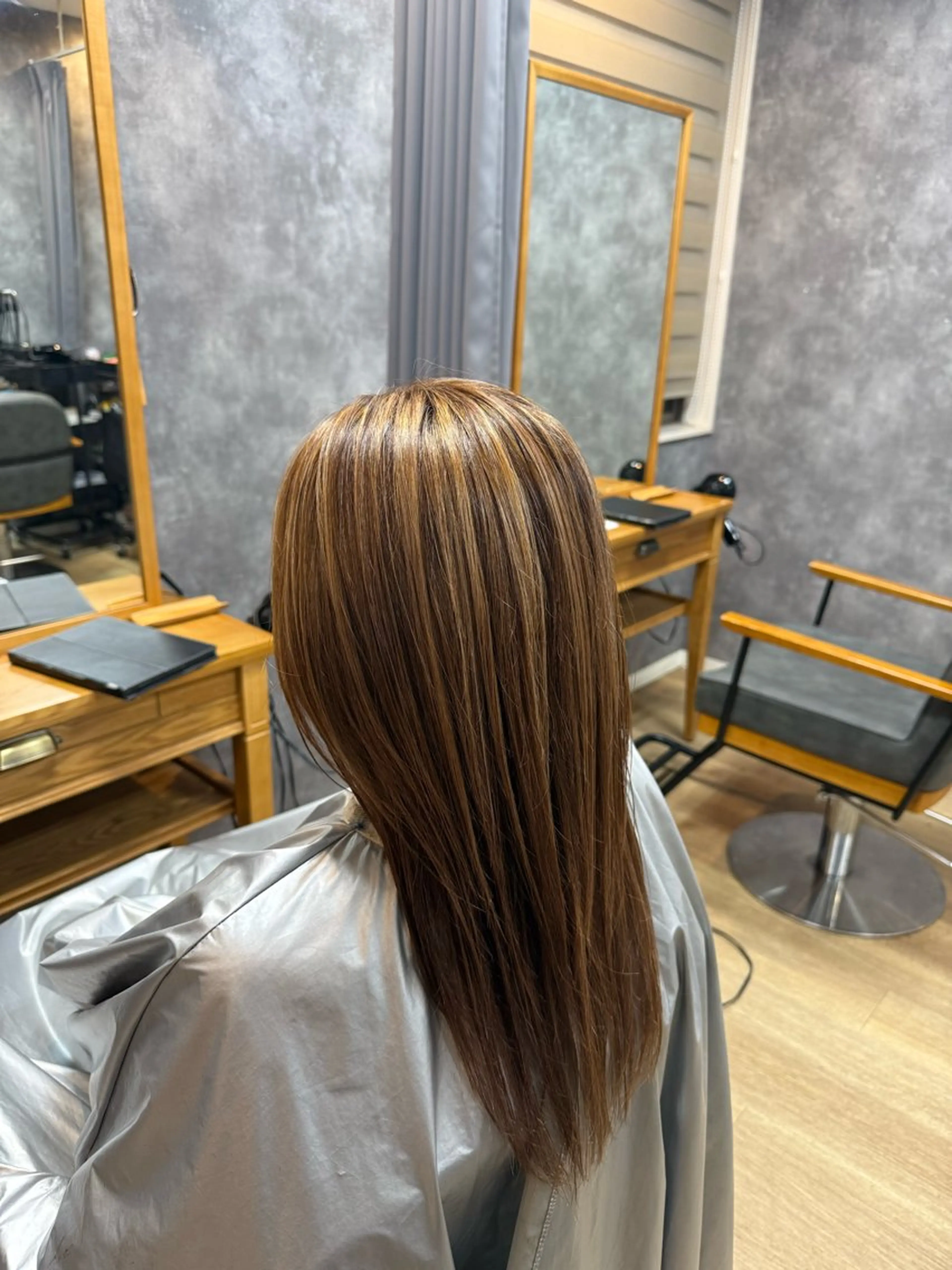 カット＋カラー＋ハイライトの写真