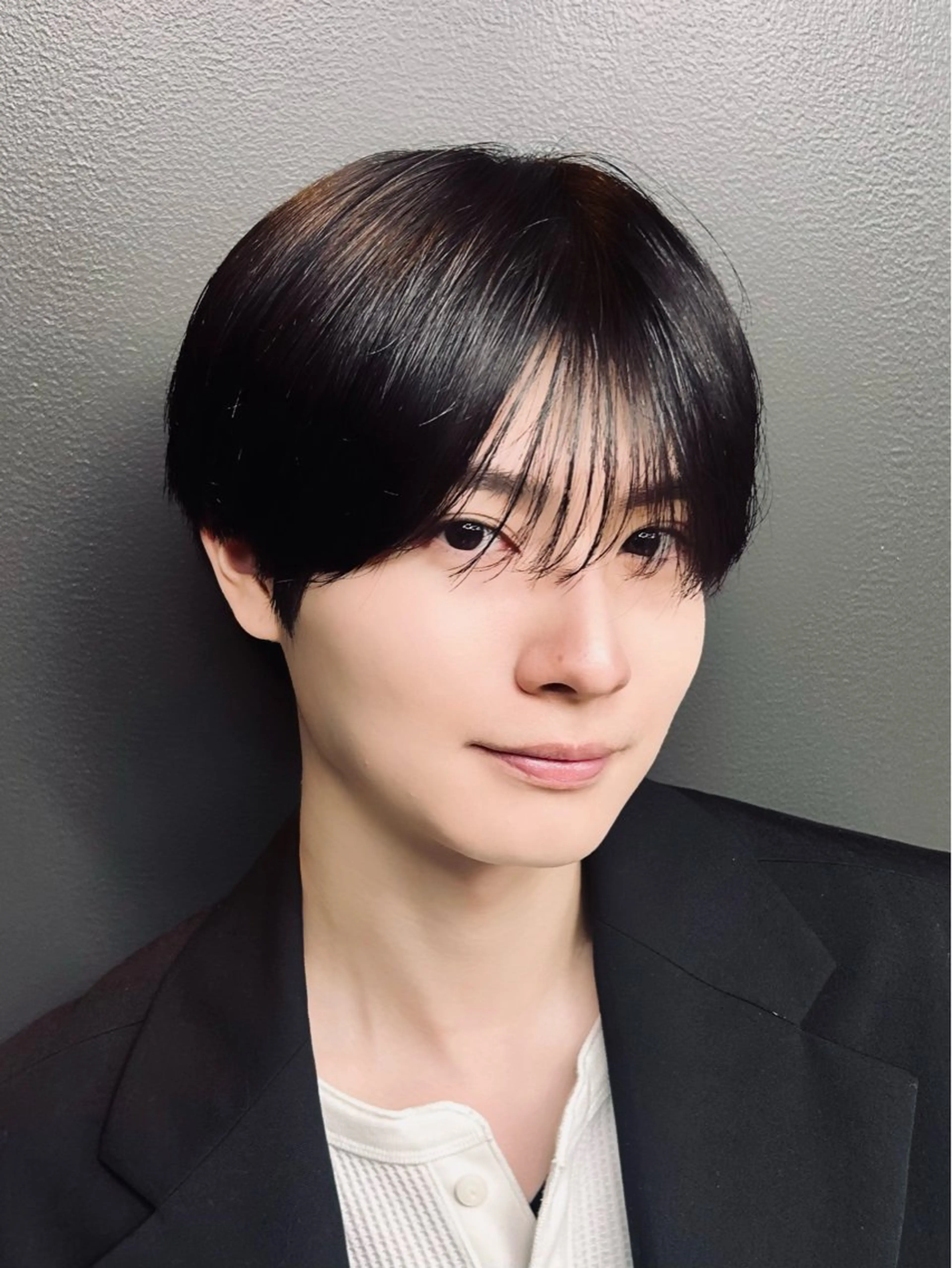 ショート メンズ ダウンパーマ メンズ韓国風 マッシュ メンズパーマ シースルーマッシュ カット パーマ ダウンパーマ韓国ヘア 片岡駿のヘアスタイル
