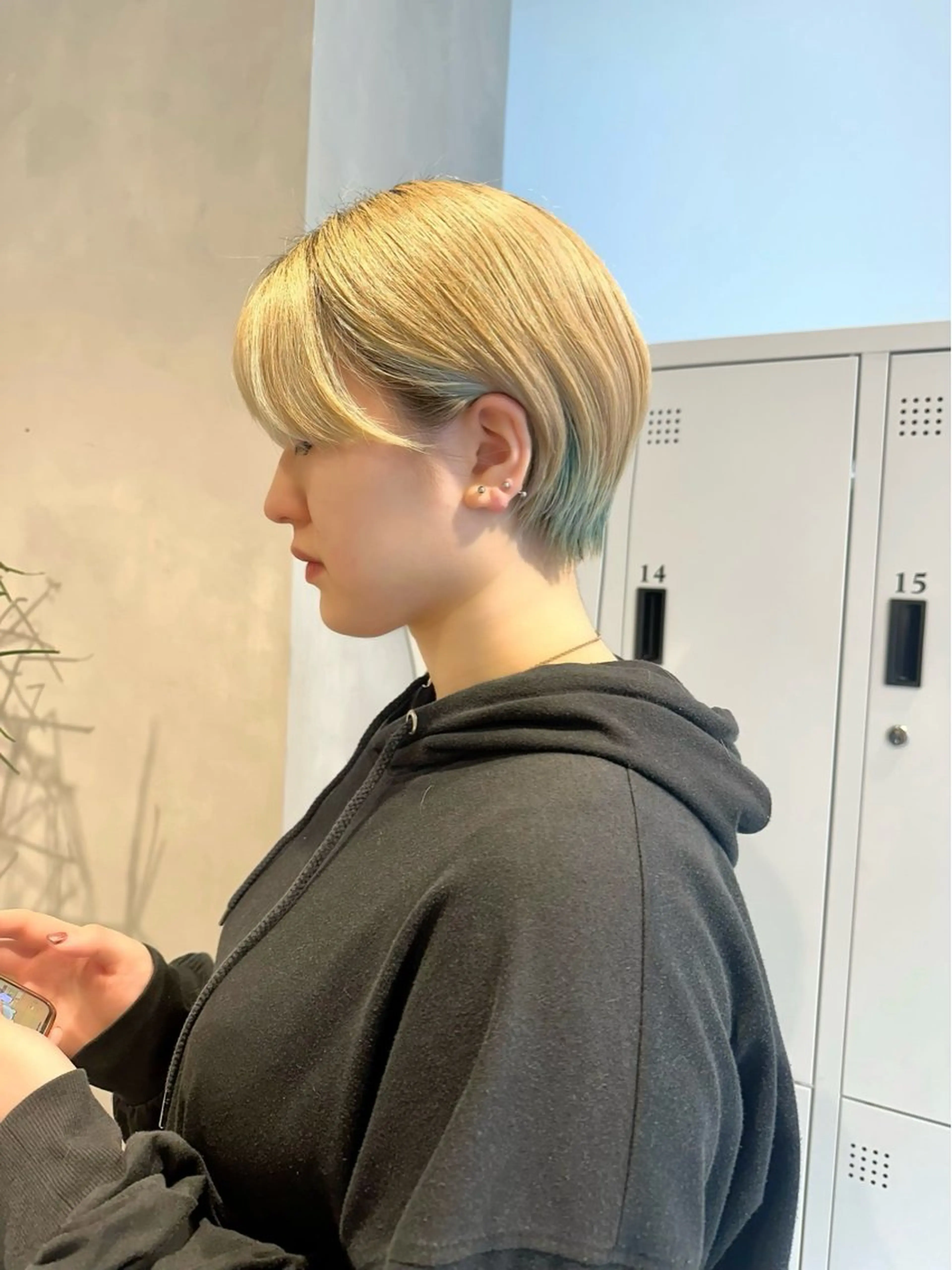 ショート カラー 丸みショート デザインカラー ハイトーンカラー インナーカラー くびれヘア 似合わせ小顔ショート /akane🐰♥️のヘアスタイル