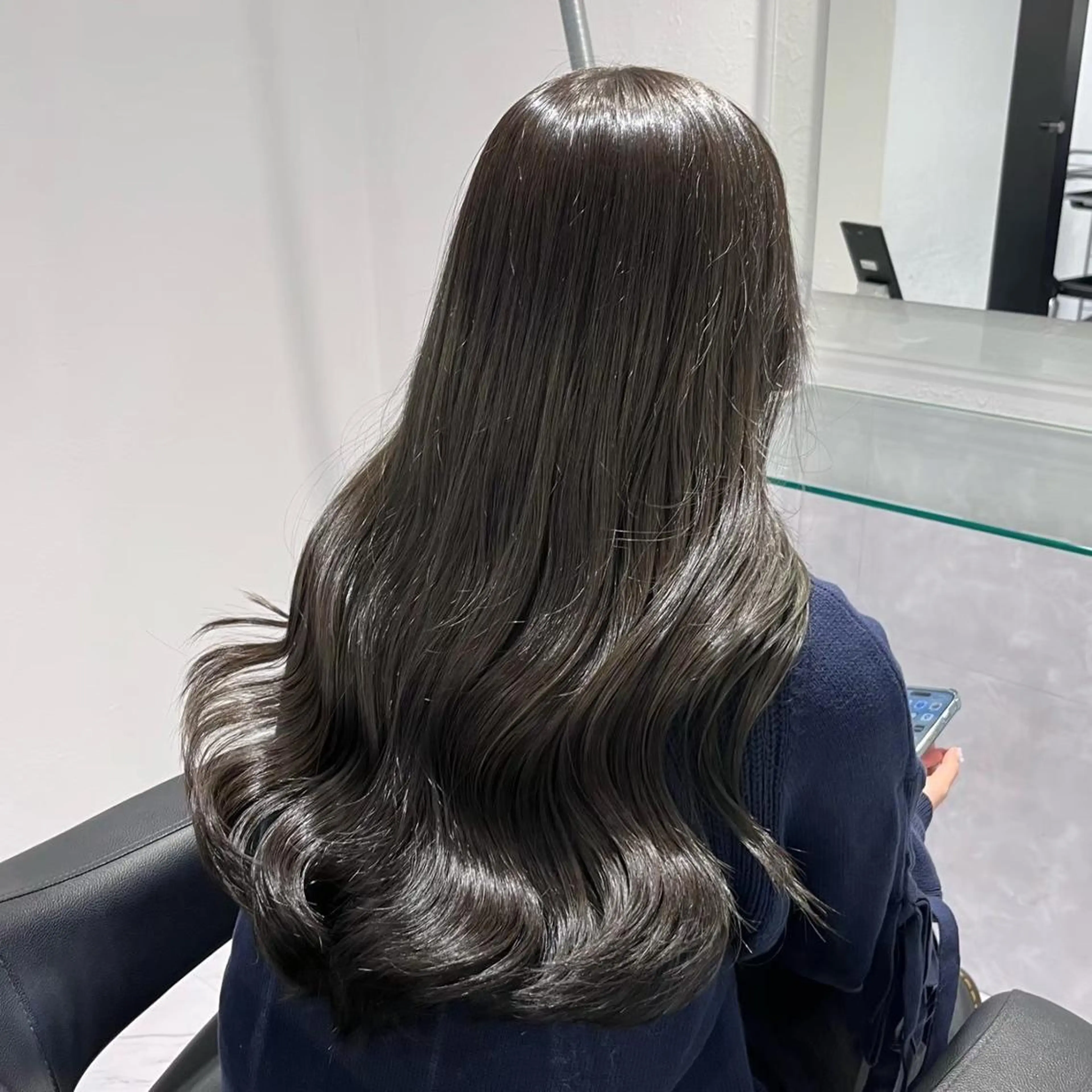 💍暗髪もお任せください💍ブルーブラック／コリアンブラック🇰🇷就活や実習にも対応した暗髪に🇰🇷ワンカラー🤍の写真