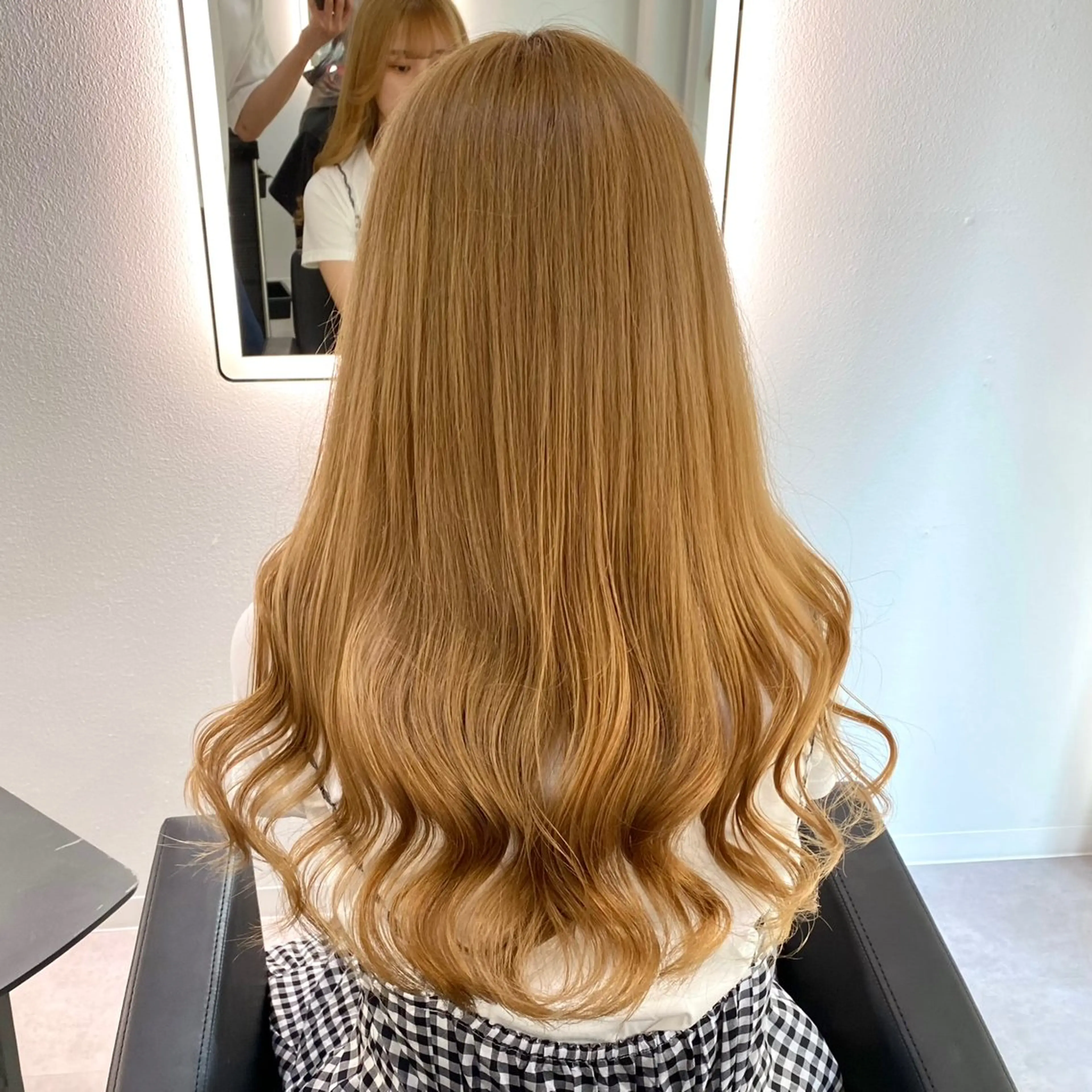 カラー ベージュカラー ブリーチ ケアブリーチ ダブルカラー イヤリングカラー ミルクティーベージュ /ピンク/大阪/堀江のヘアスタイル