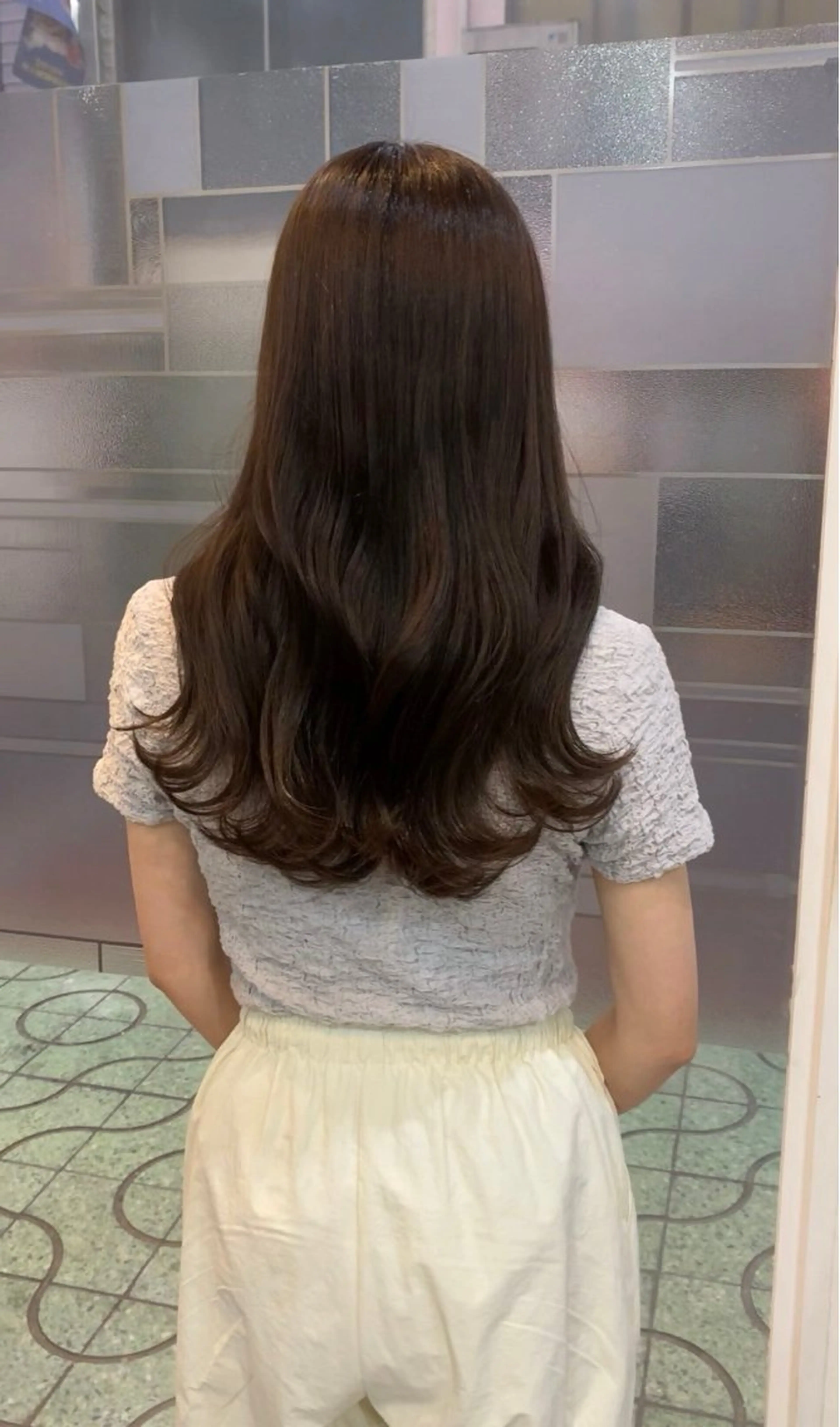 ロング カラー 生尾 虹水のヘアスタイル