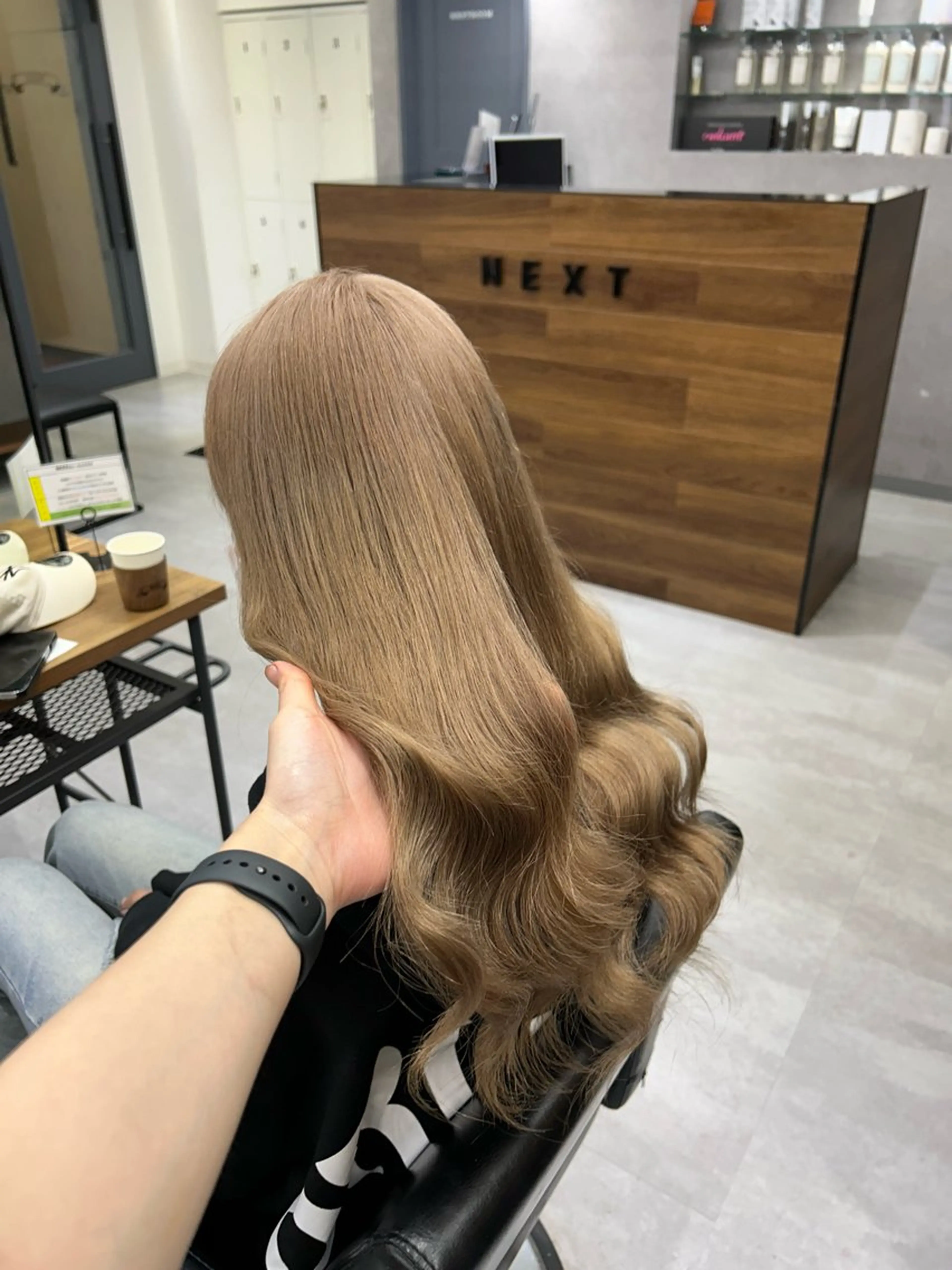 ロング カラー ベージュカラー ブリーチ ブラウンカラー ブラウンベージュ ENA💗ハイトーン /エクステ💗のヘアスタイル