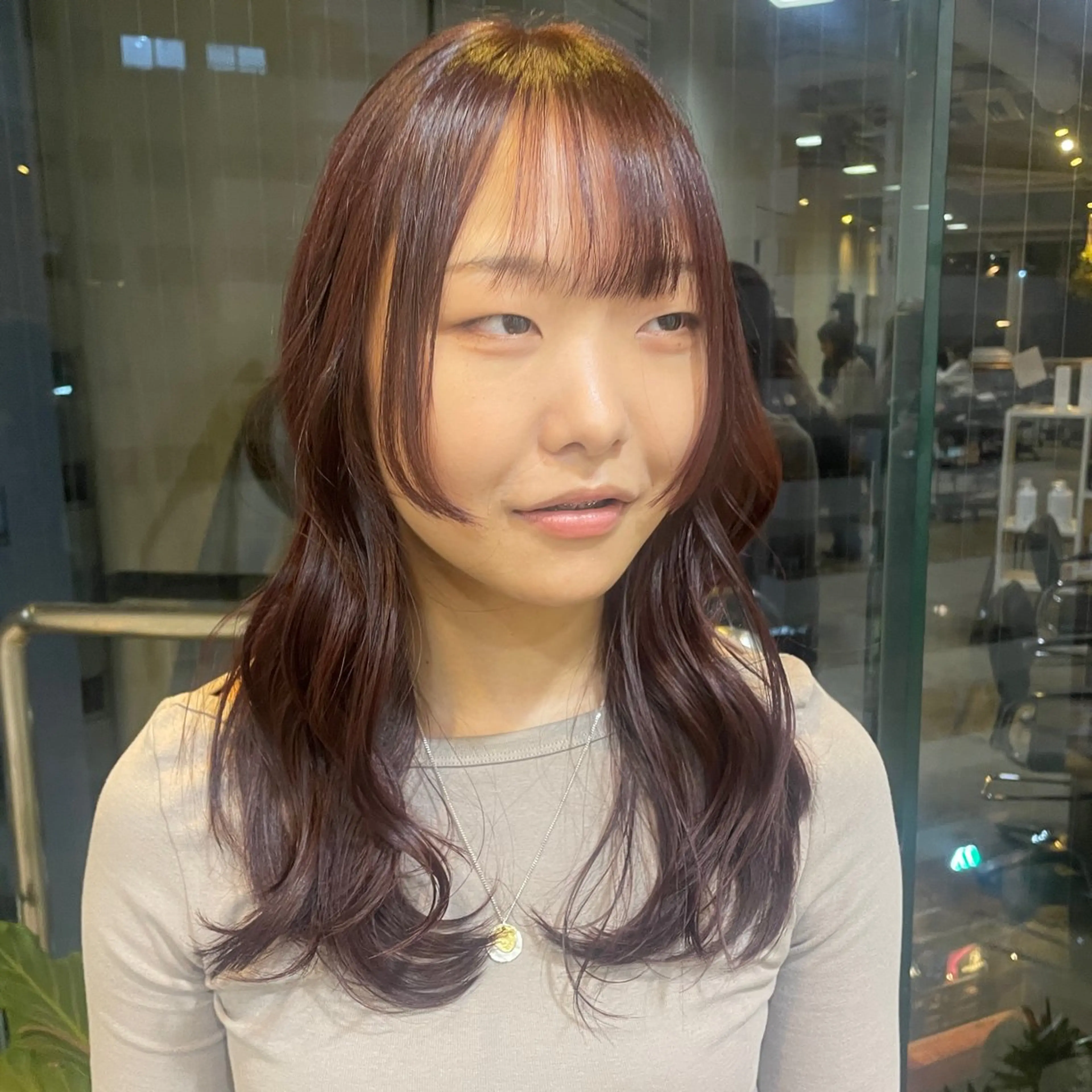 ミディアム カラー 姫カット レイヤーカット RIN／韓国ヘア レイヤーカットのヘアスタイル