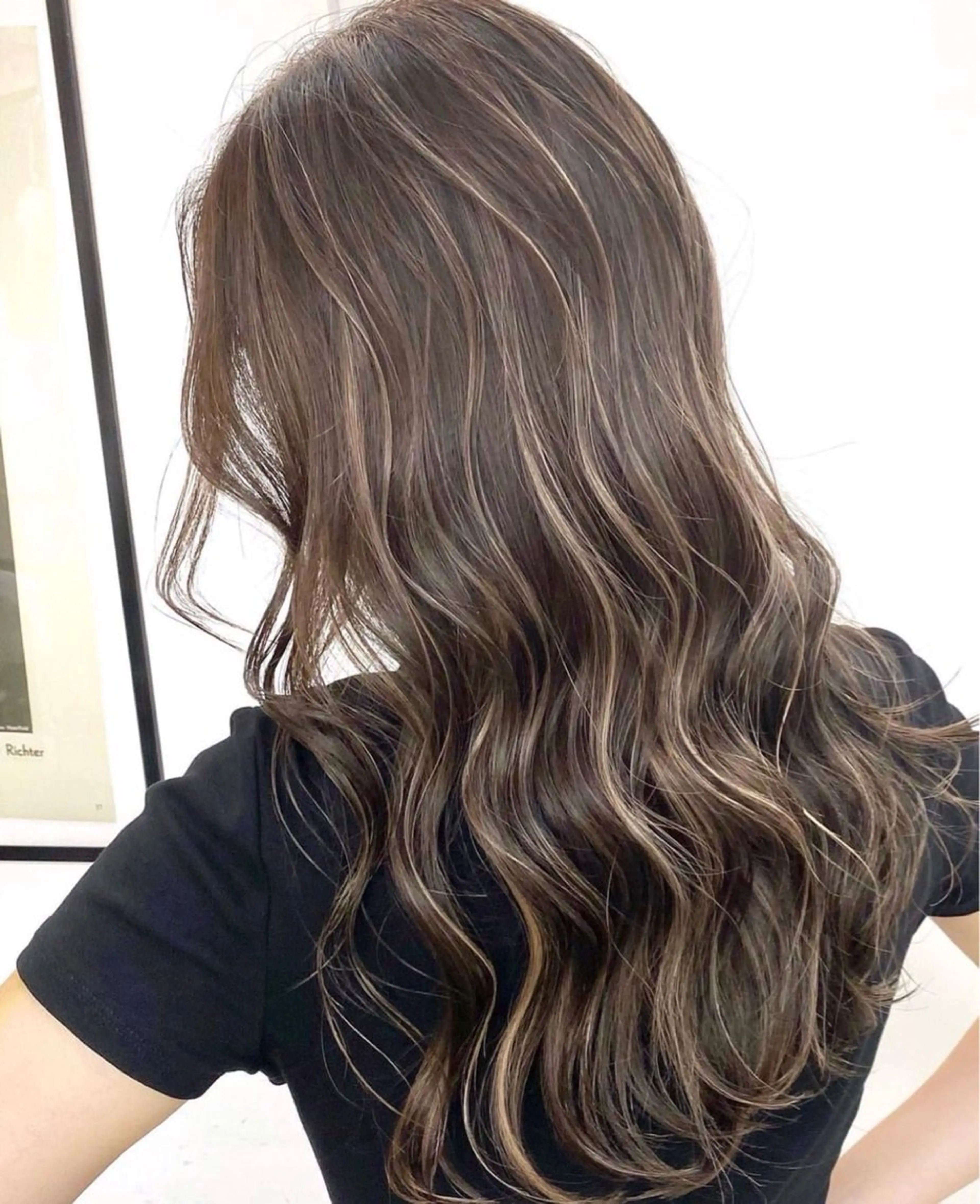 ミディアム カラー ハイライトカラー ハイライト レイヤーカット大人気 💛吉田百花のヘアスタイル