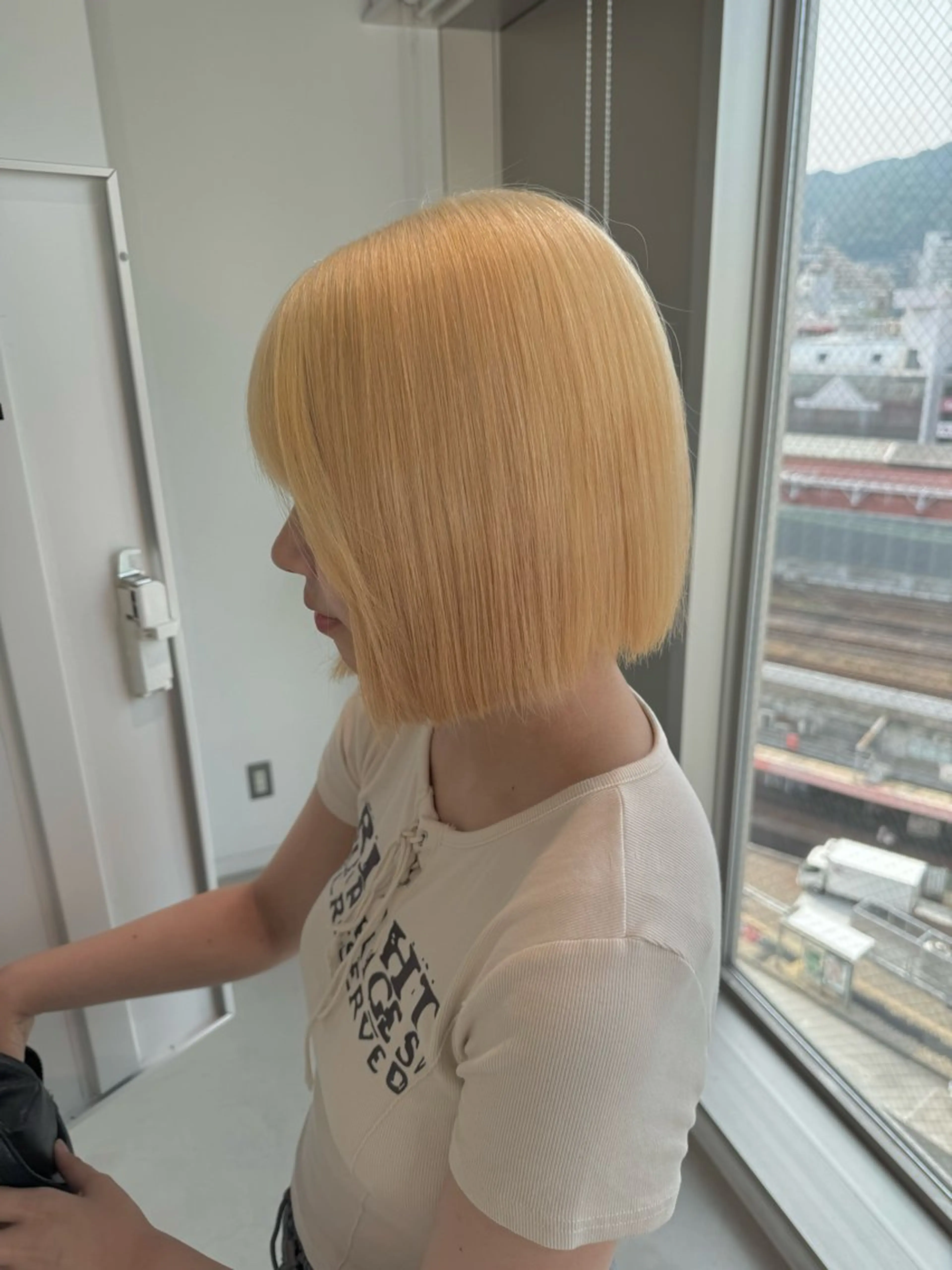 ショート カラー ヘアカラー トリートメント 店長　MANAMI ／ブリーチ／骨格ボブのヘアスタイル