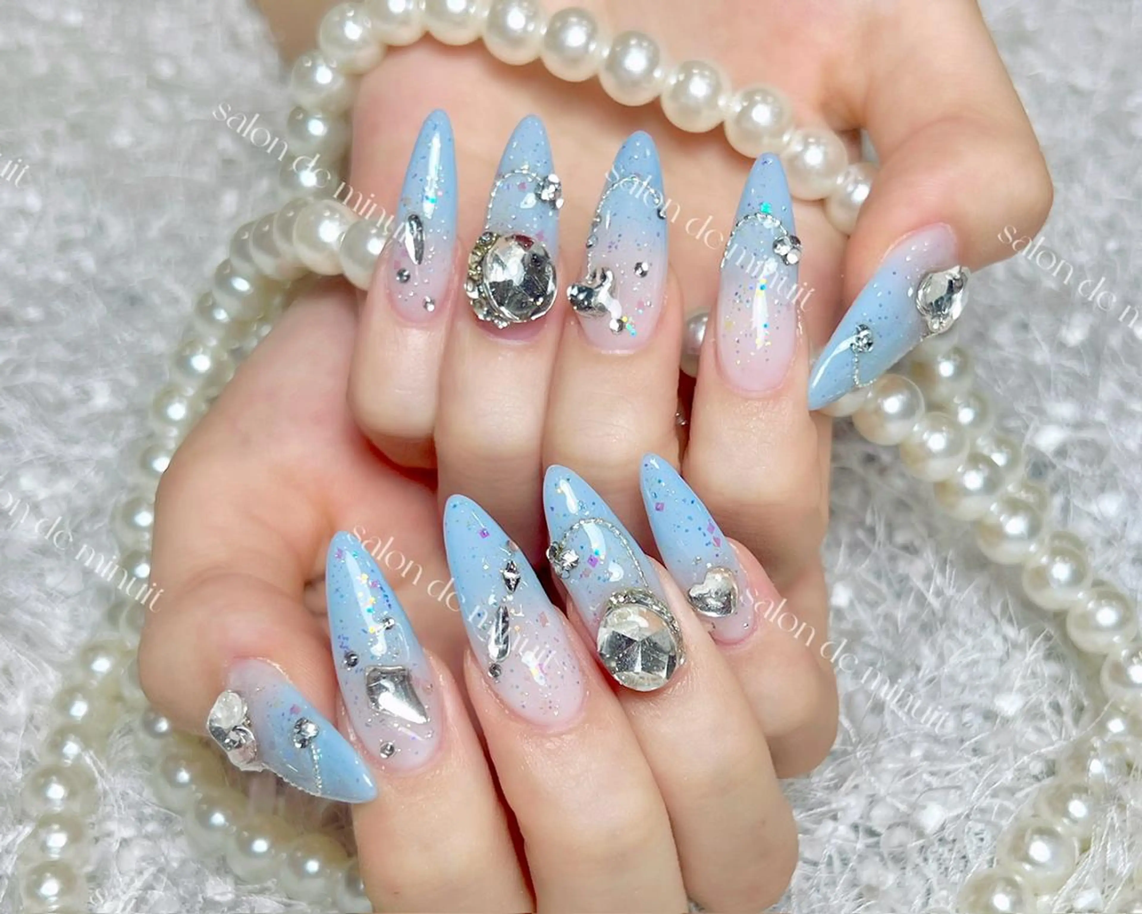 ネイル Salon de Minuit🦩のネイルデザイン