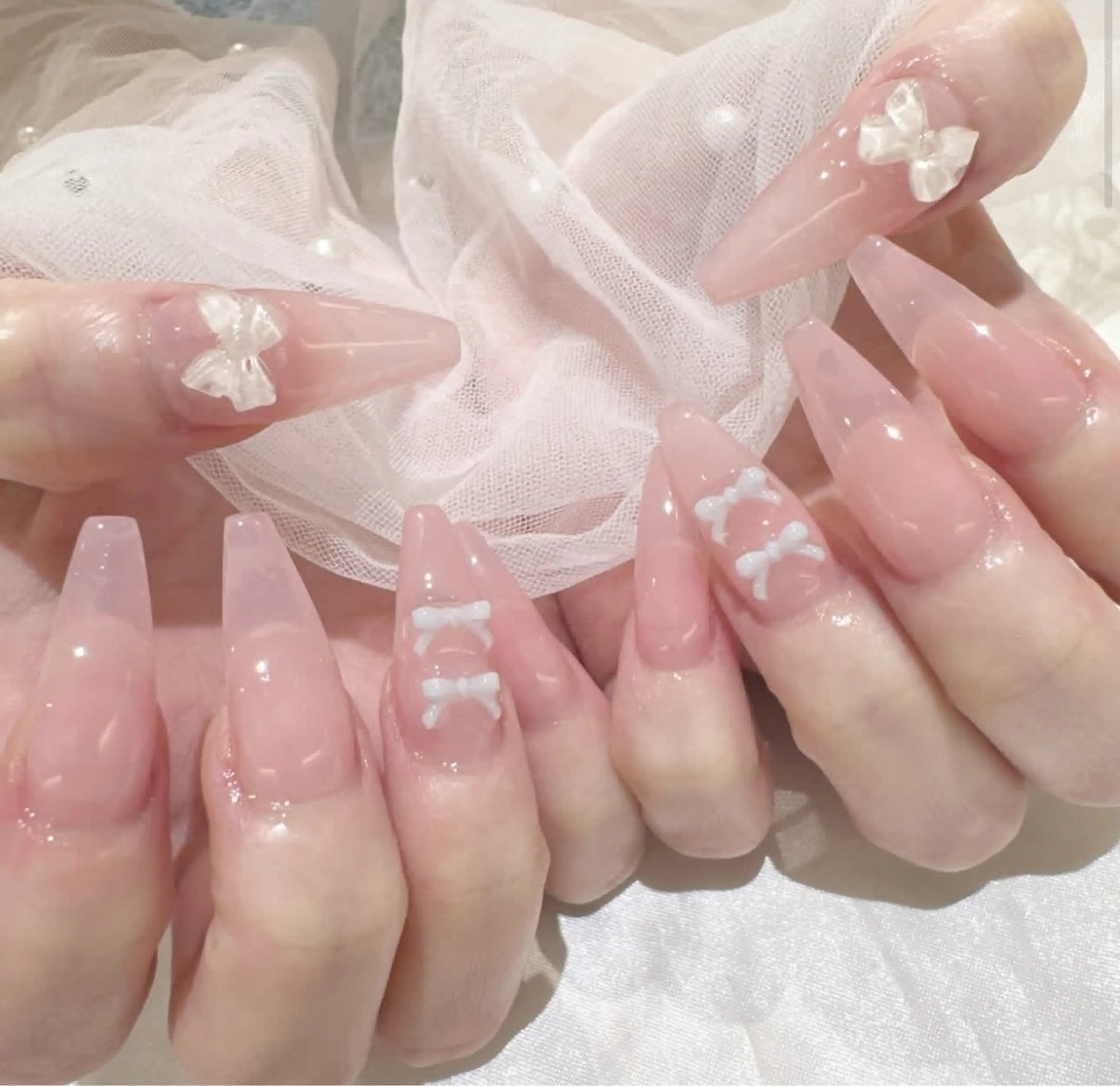 ネイル アートネイル フラワーネイル フレンチネイル ジェルネイル グラデーション ハンドネイル Ryunail所属・ryunail_ shinokuboのネイルデザイン