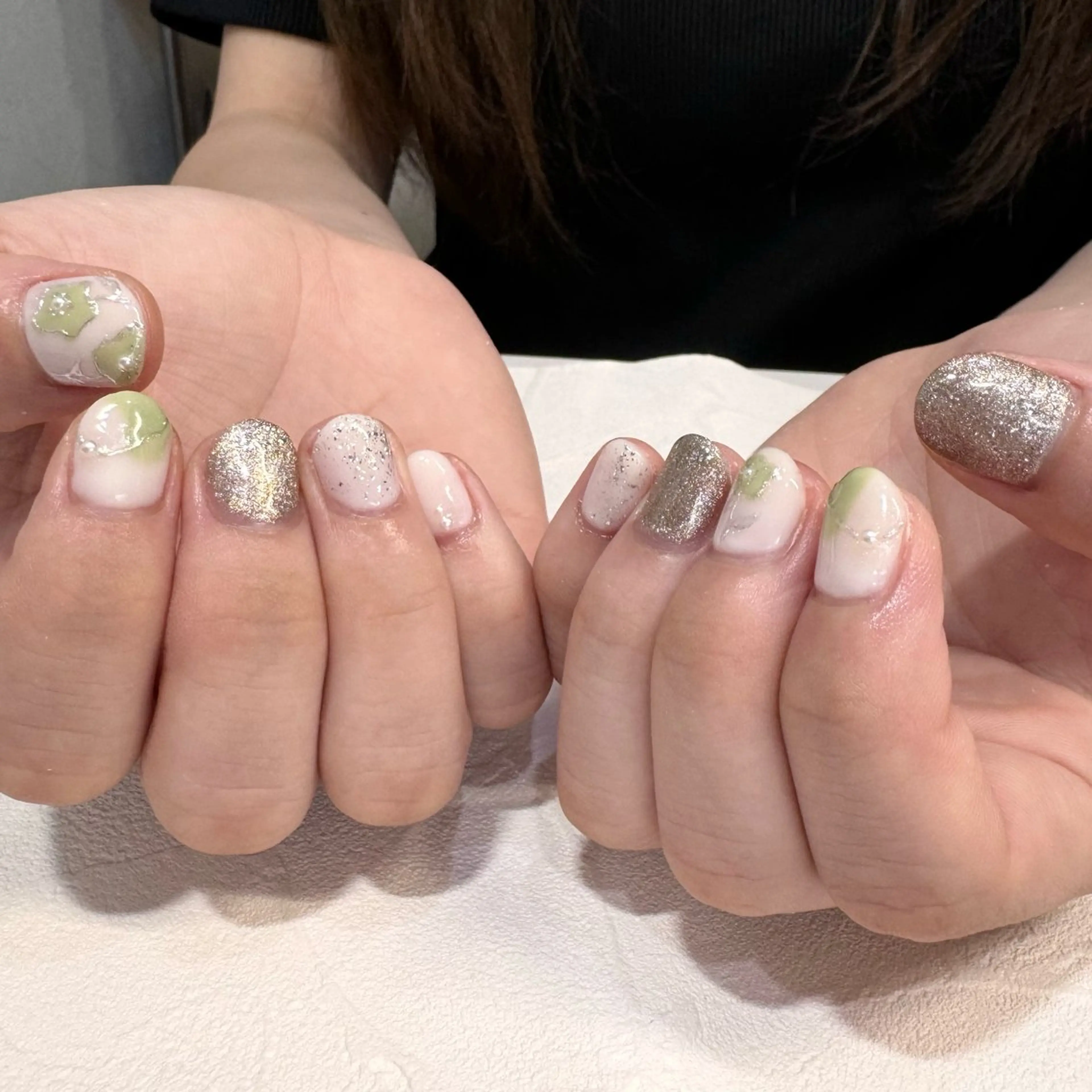 ネイル RIEKO🍒 ワンホン♡推しネイルのネイルデザイン