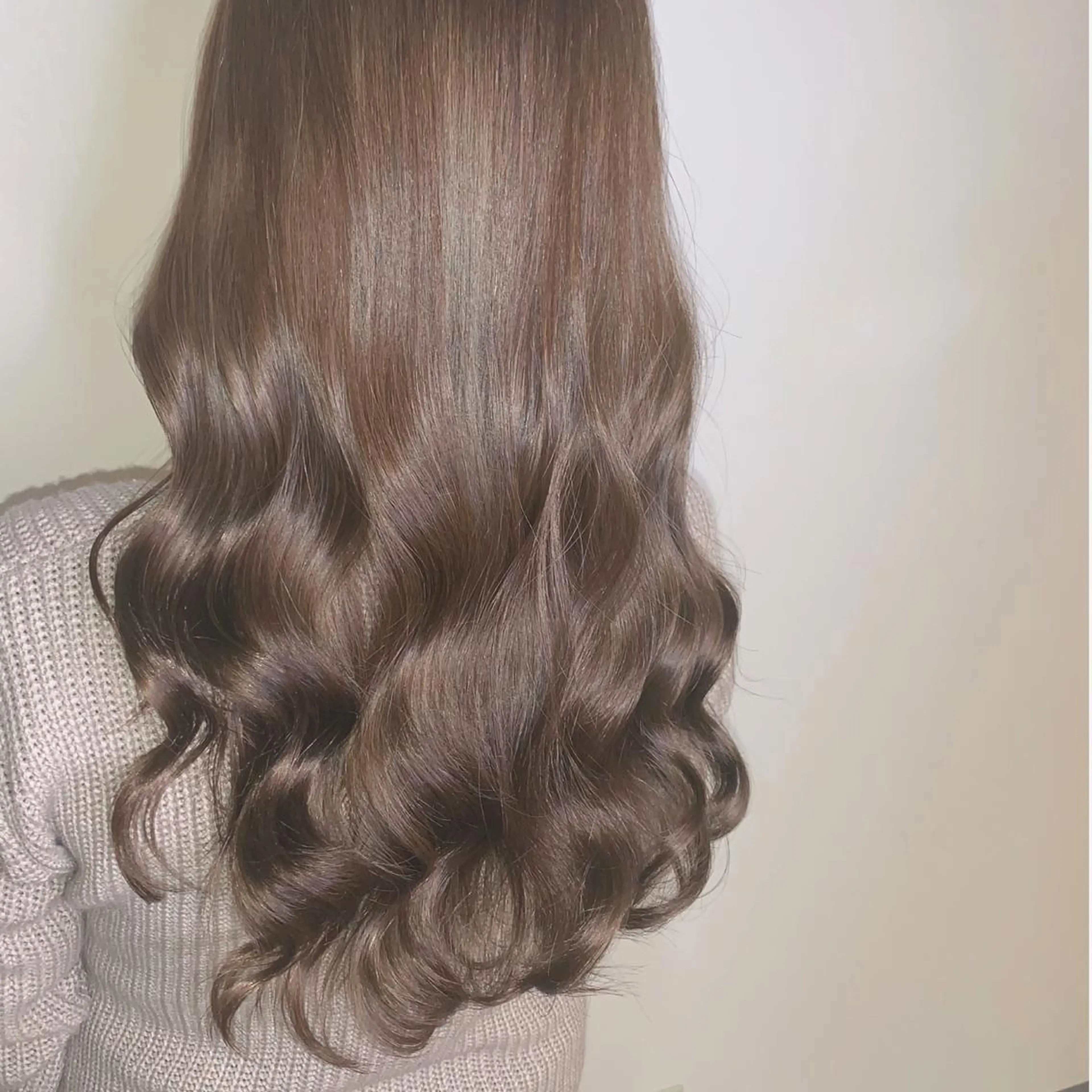ミディアム カラー ミディアムパーマ アディクシーカラー バレイヤージュ ベージュカラー ブリーチ カット ヘアカラー トリートメント KAGAMI HIROSHIのヘアスタイル