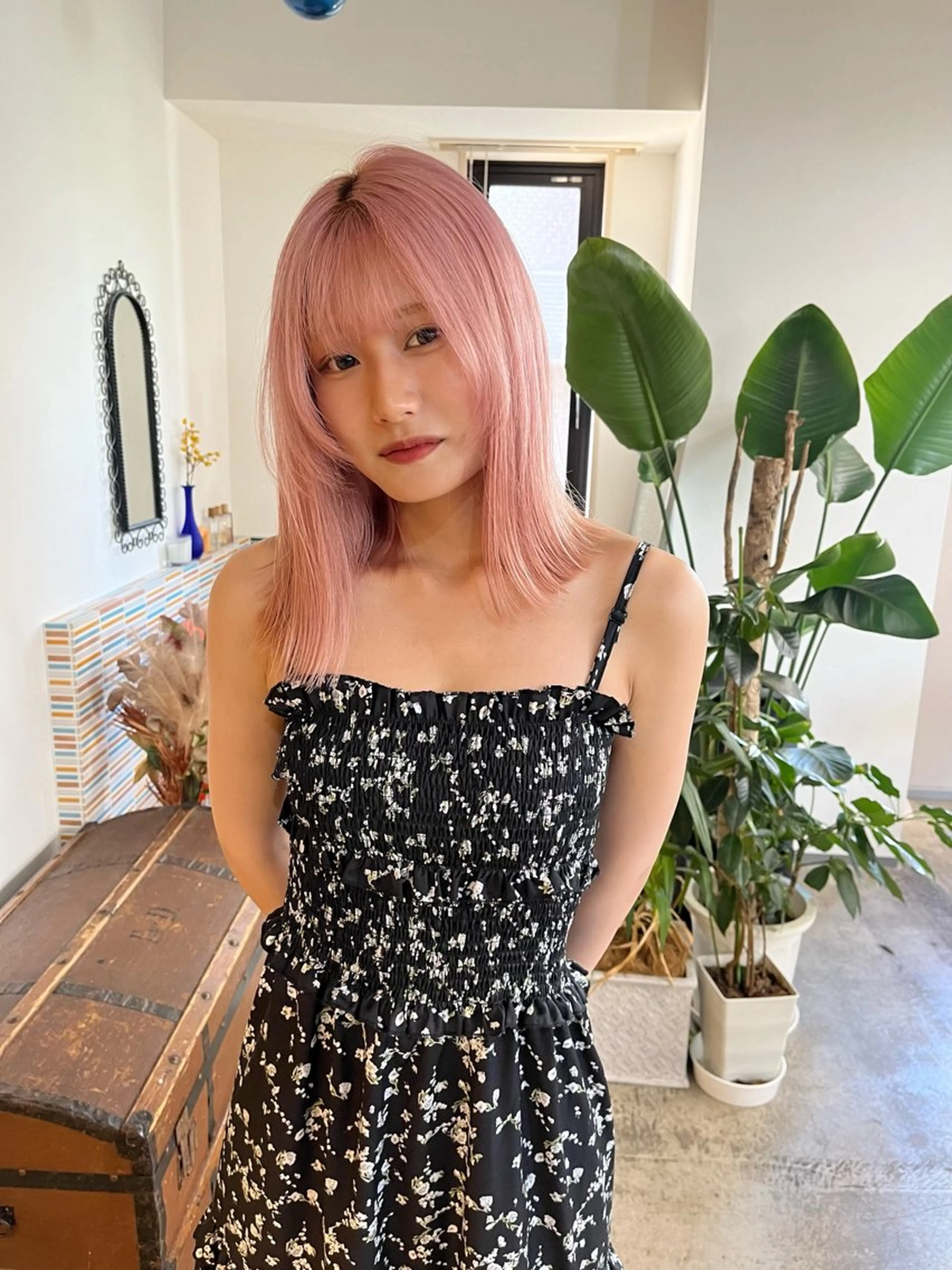 ミディアム カラー ブリーチ ピンクカラー ホワイトピンク カット ヘアカラー トリートメント 🩷ハイトーン透明感 レイヤー🩷ユリカのヘアスタイル