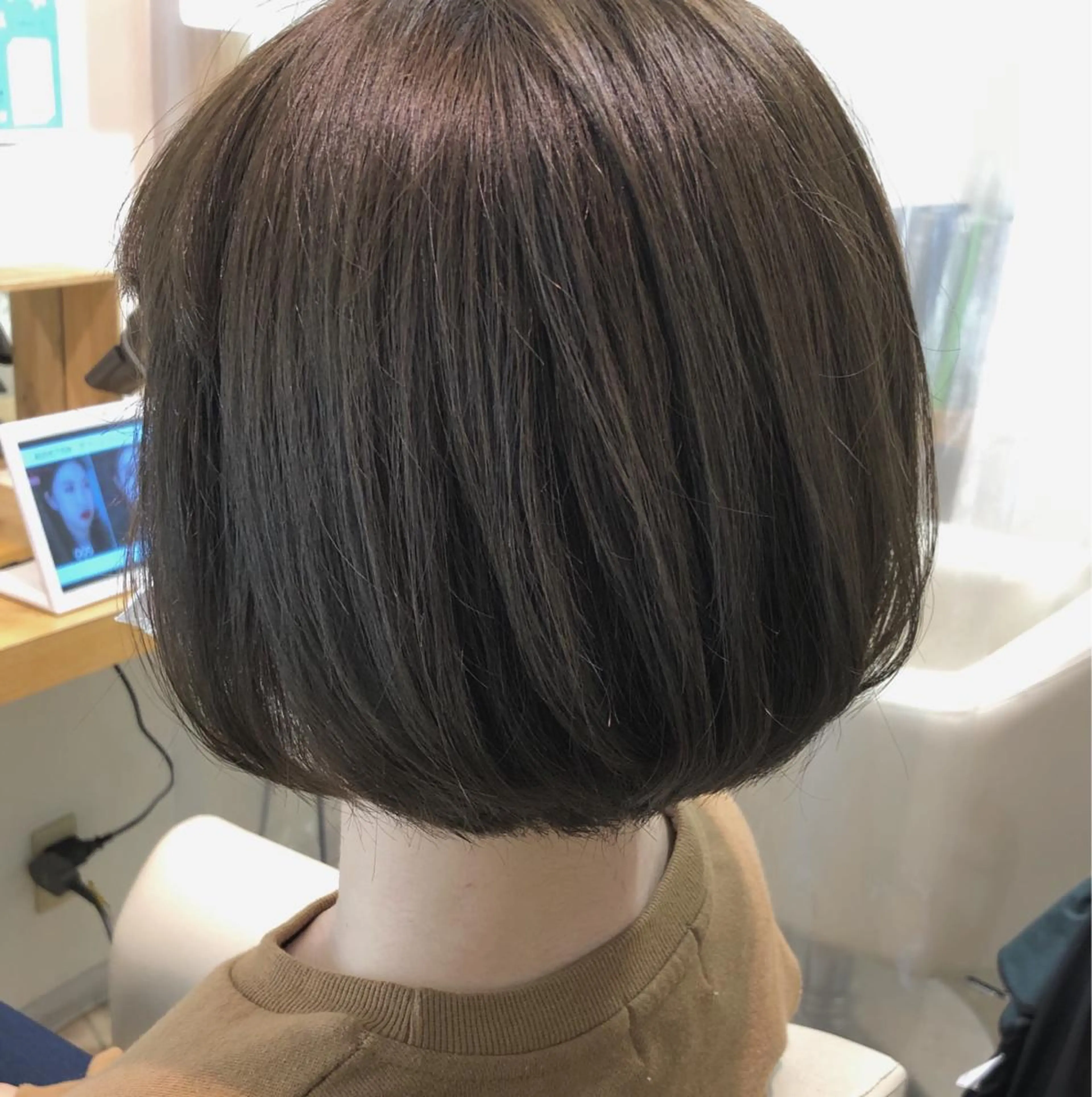 ミディアム カラー ボブ くせ毛 髪質改善とカラー特化 ✨Hito.nowaのヘアスタイル