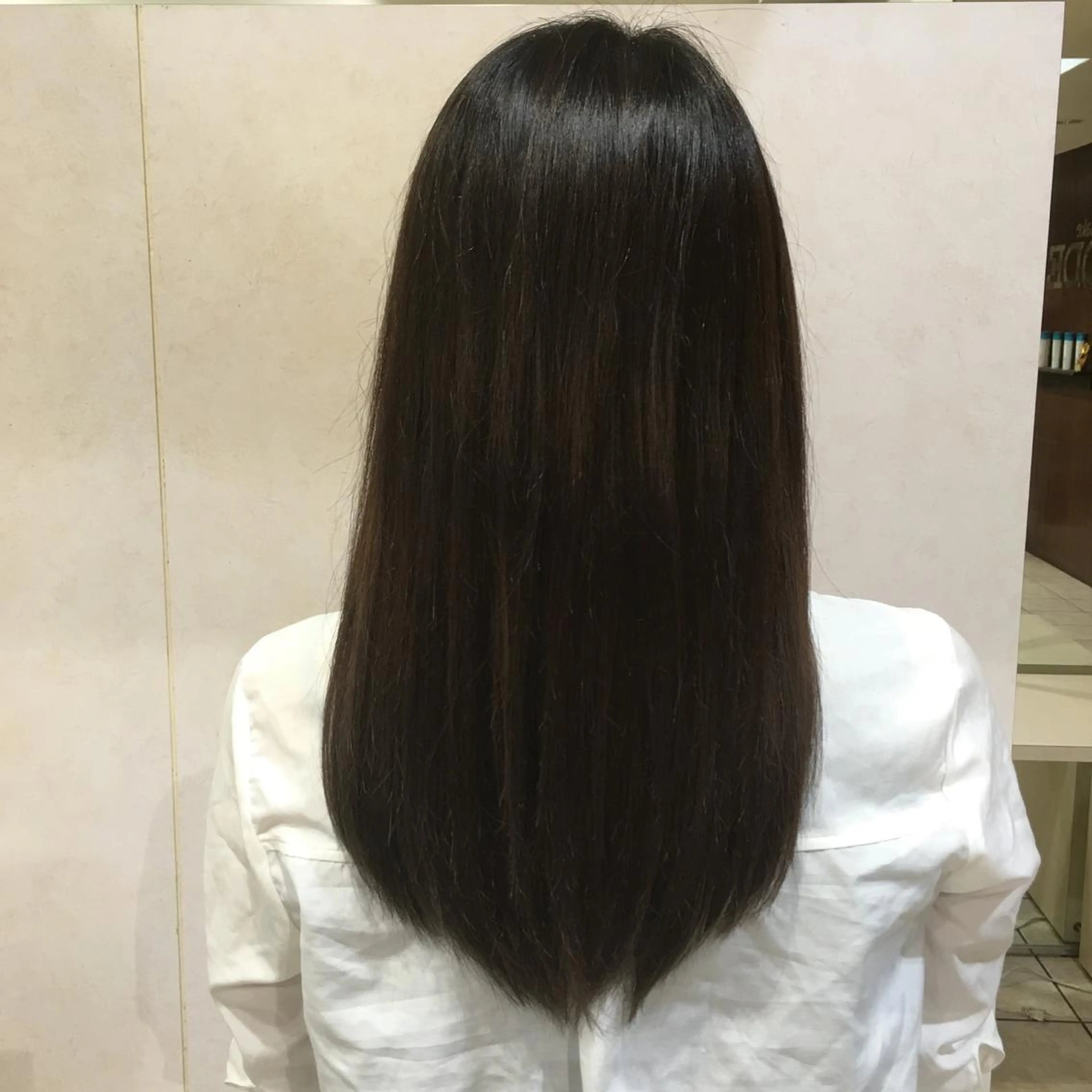 セミロング カラー ブリーチ ダークグレー ダークグレージュ グレージュ ブリーチなしカラー TAKA 髪質改善のヘアスタイル