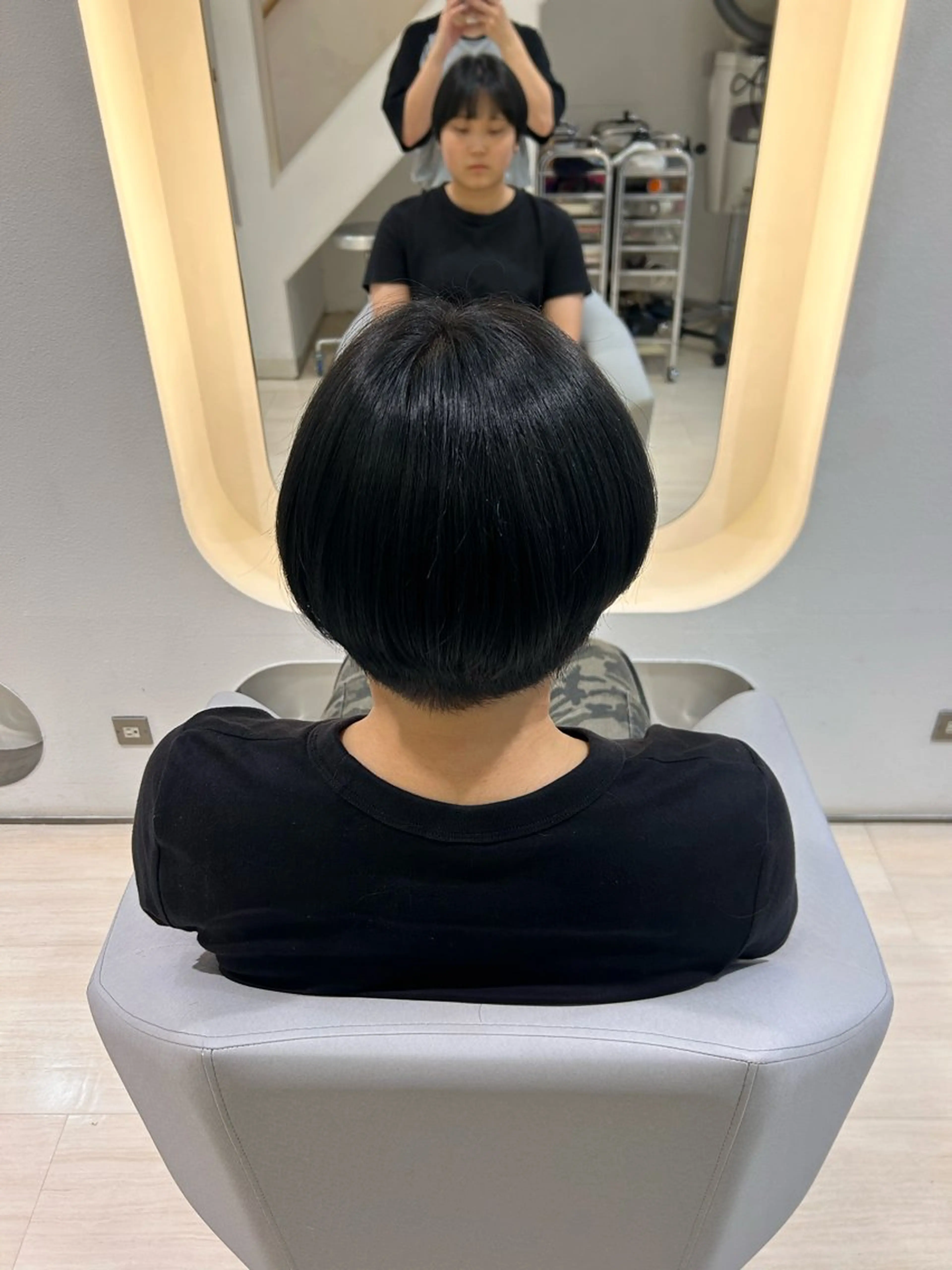 ショート ヘアカラー 堀 日次のヘアスタイル