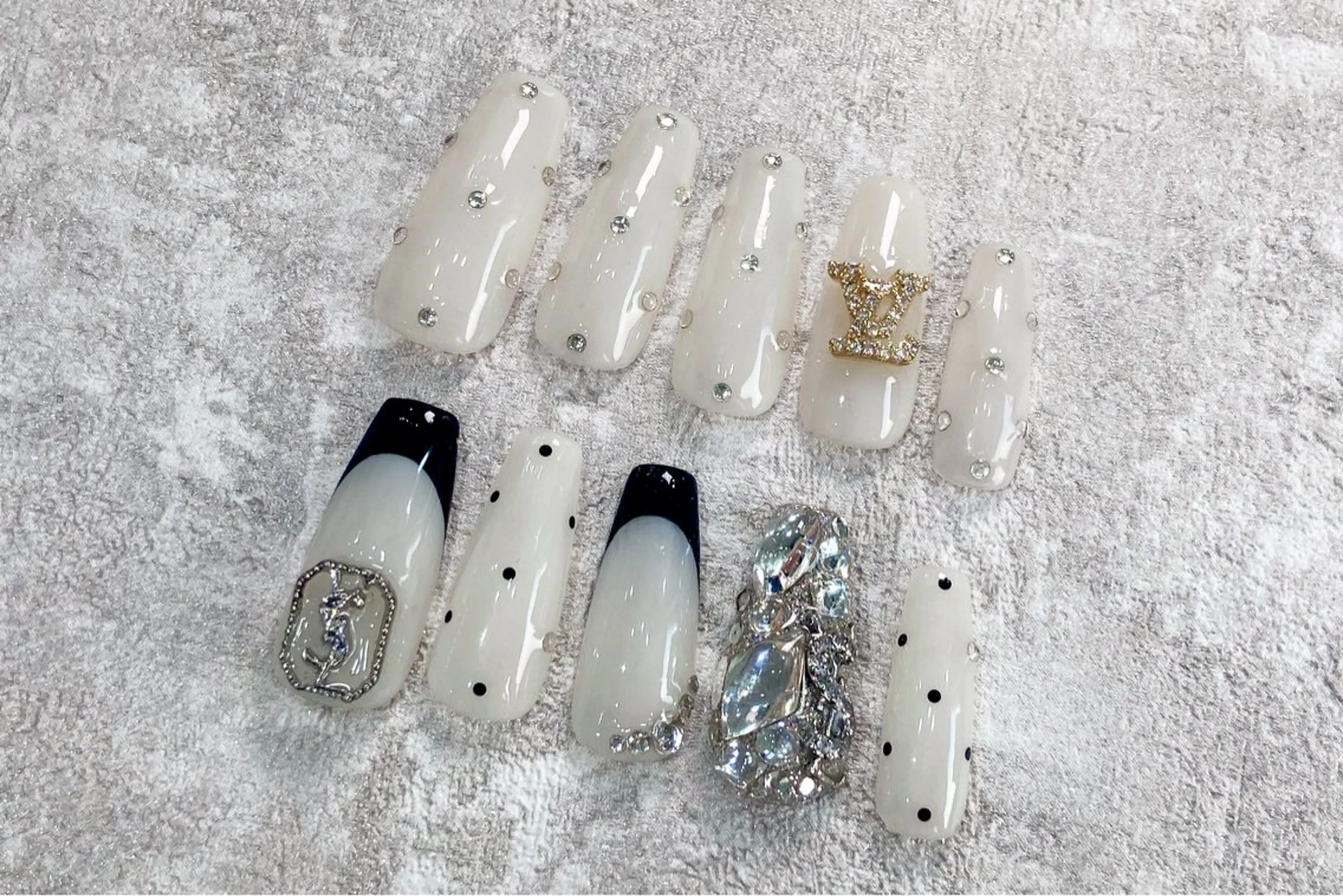 【オフなし】👑💍ハイブランドネイル💍👑の写真