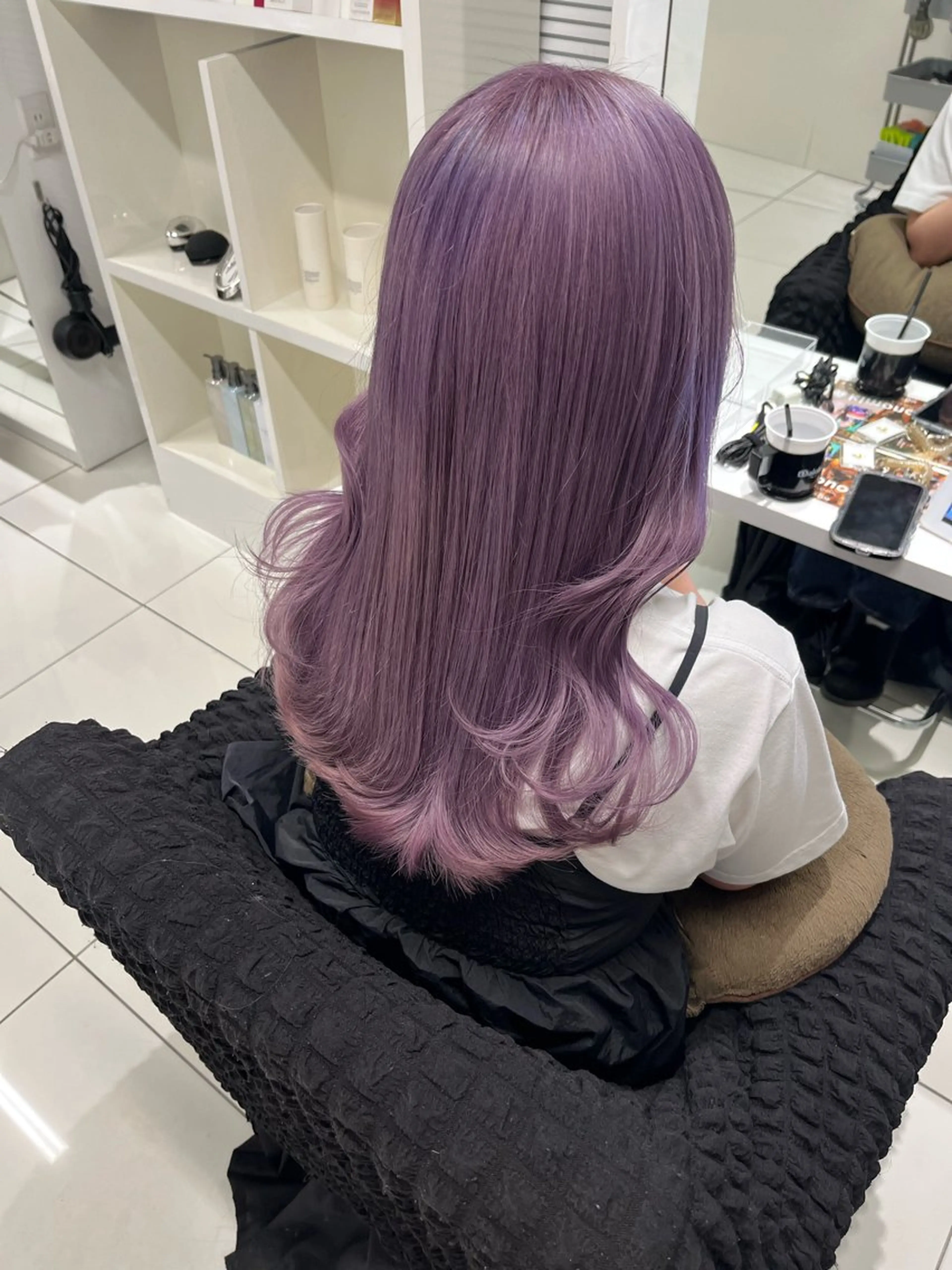 ミディアム カラー ラベンダーカラー ラベンダーグレー シルバー りおな/エクステ /ミルクティーカラーのヘアスタイル